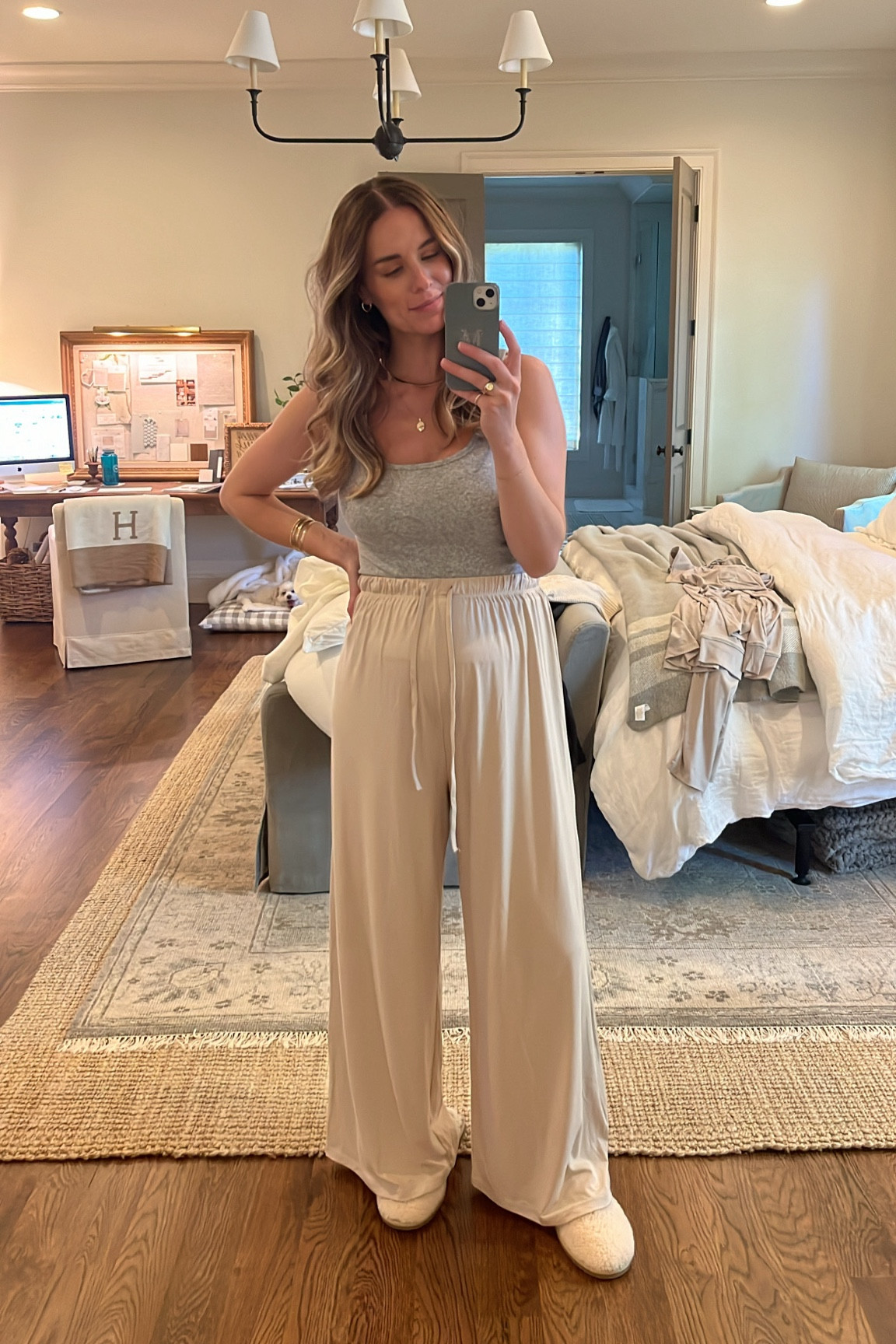 Run, do not walk to get these pants!! They are so stinking soft and comfortable and I can tell are going to last me well until the end of my pregnancy 

#LTKFindsUnder100 #LTKBump