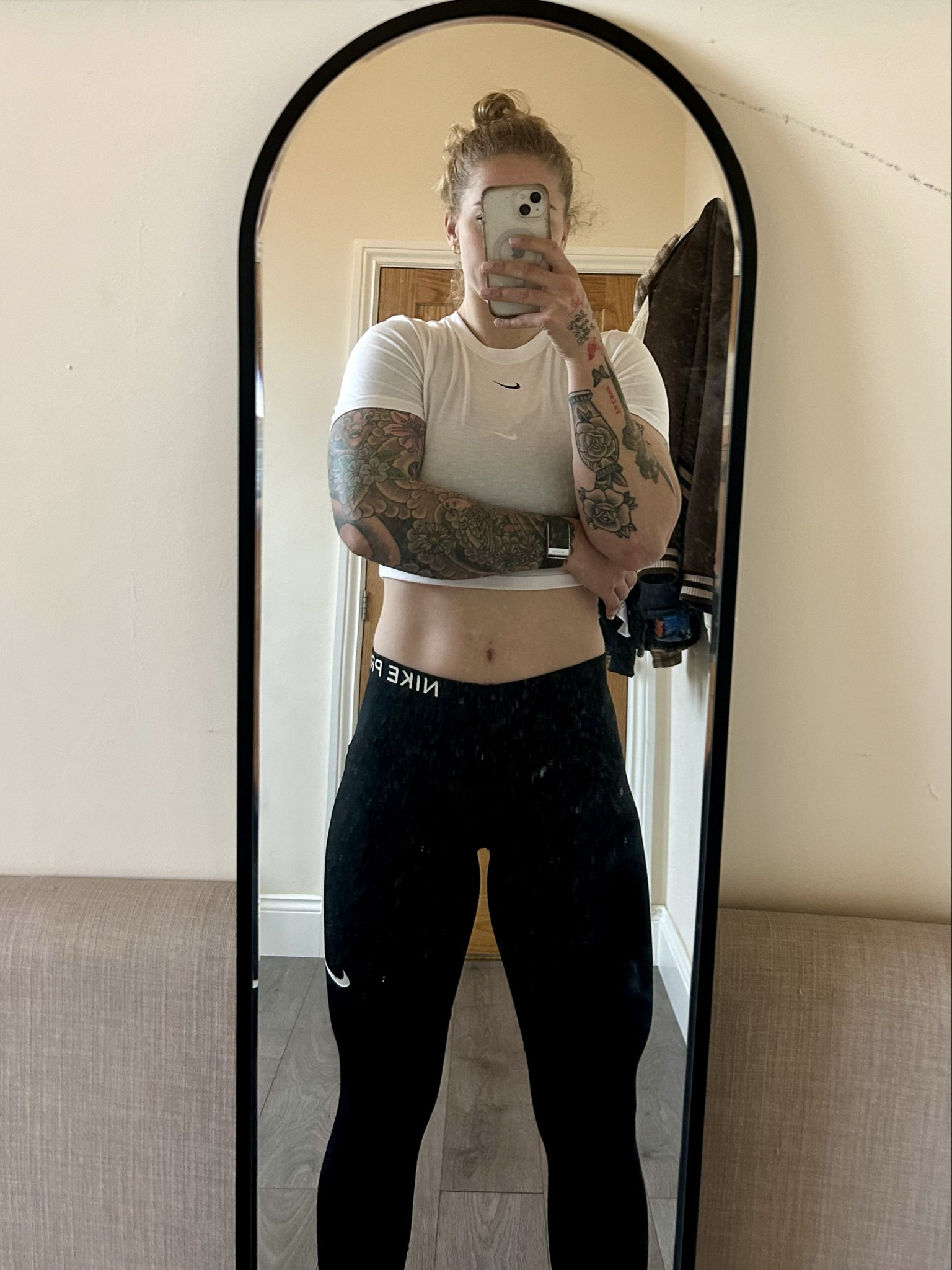 Head-to-toe Nike for my Pilates class 🏋🏼‍♀️

Love to sweat in style with Nike's gym tops, leggings, (and just about everything else!). Having workout clothes you feel your best in makes going to the gym that much easier!