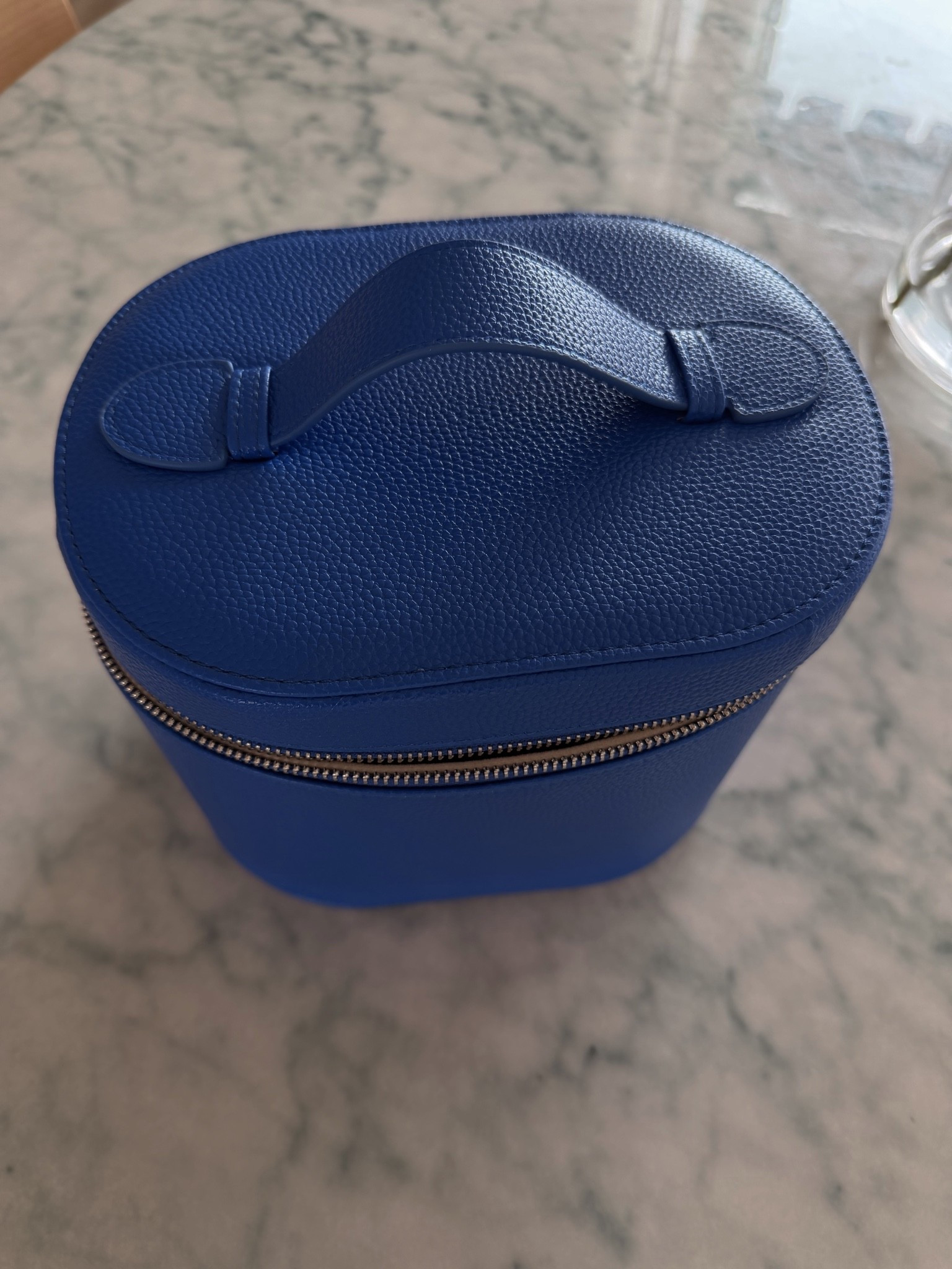 So impressed with this Amazon vanity case!