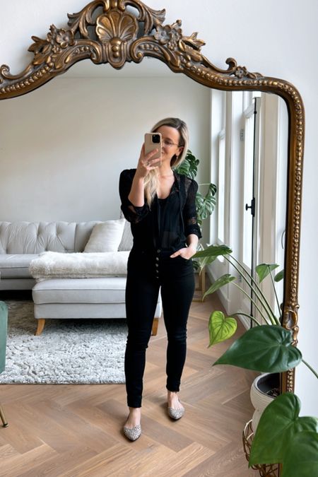 Lazy outfit tip – if you’re wearing all black, make the outfit interesting with leopard print flats 🐆 

#cheetahprint #leopardflats #blackblouse #allblackeverything #blackoutfit #minimalistoutfit #chicworkoutfit 

#LTKunder50 #LTKstyletip #LTKshoecrush