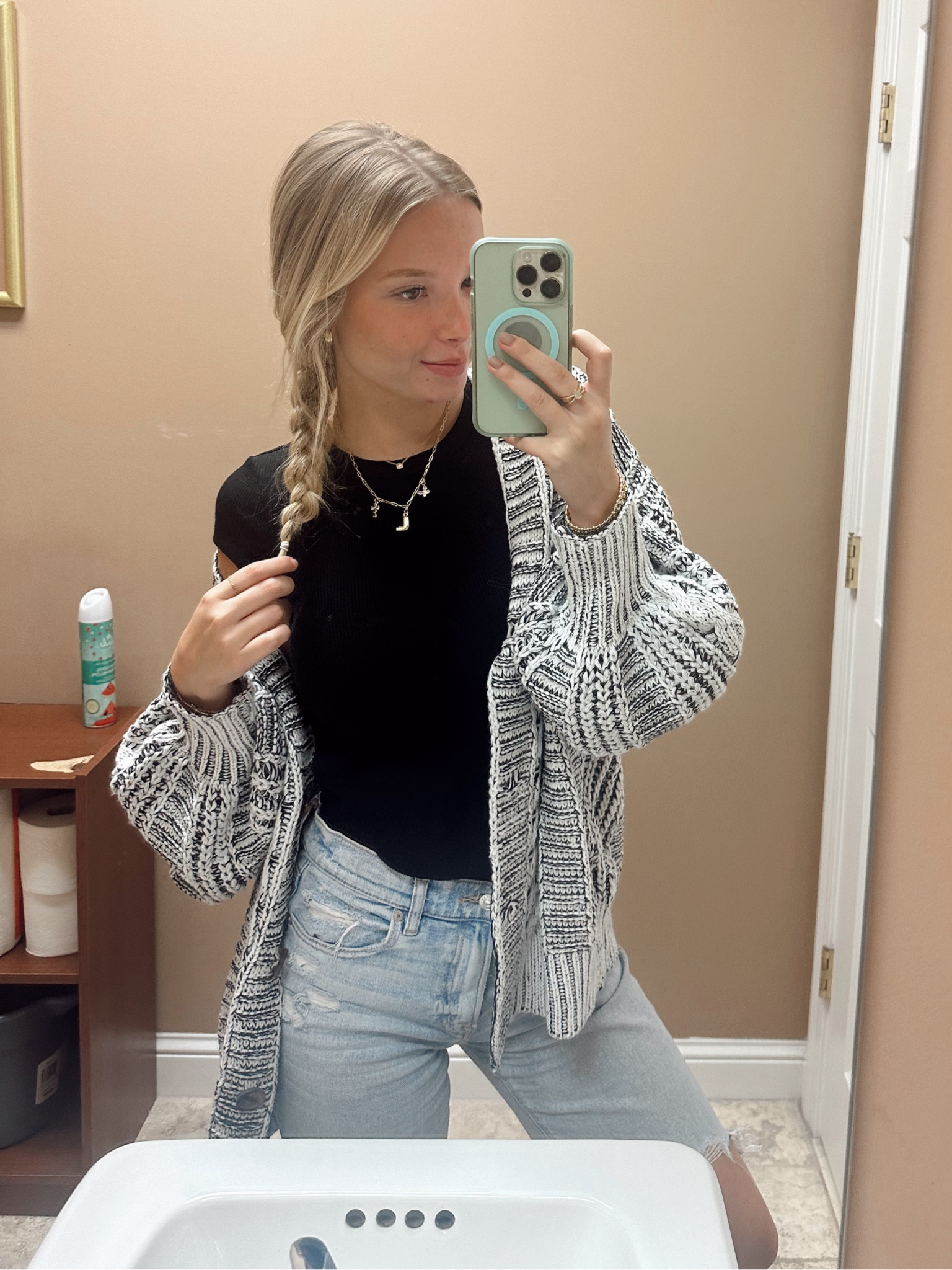 Cutie simple outfit for fall!! 
Link to sweater: SHEIN Essnce Solid Button Front Cable Knit Cardigan
I discovered amazing products on SHEIN.com, come check them out!
http://api-shein.shein.com/h5/sharejump/appjump?link=VygvM8DQ03g&localcountry=US&url_from=GM7559731081324601344

#LTKFindsUnder100 #LTKStyleTip #LTKFallSale