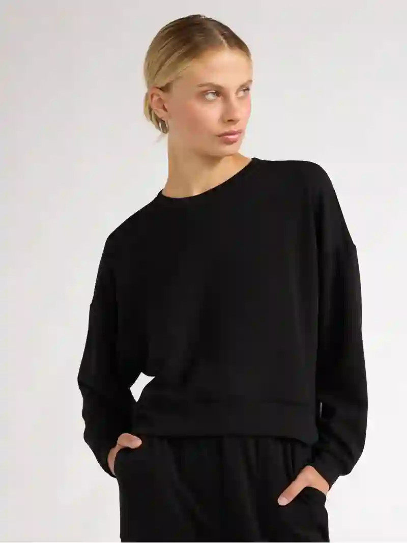 Scoop Women's and Women's Plus Ultimate ScubaKnit Cropped Sweatshirt with Drop Sleeves, Size XS-4... | Walmart (US)