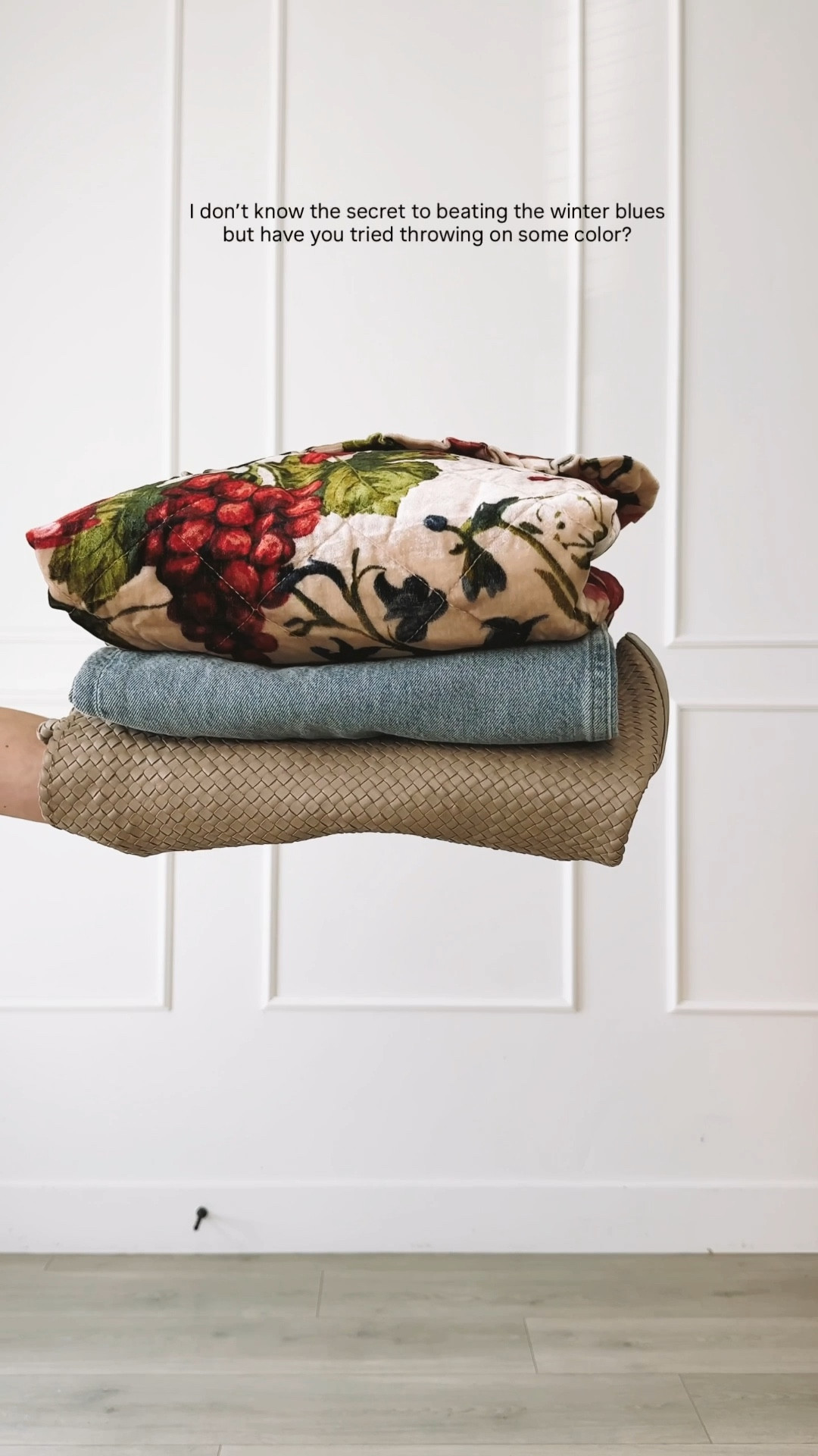 jacket: medium (comes in solid colors too), jeans: TTS no stretch (I’m 5’8”)