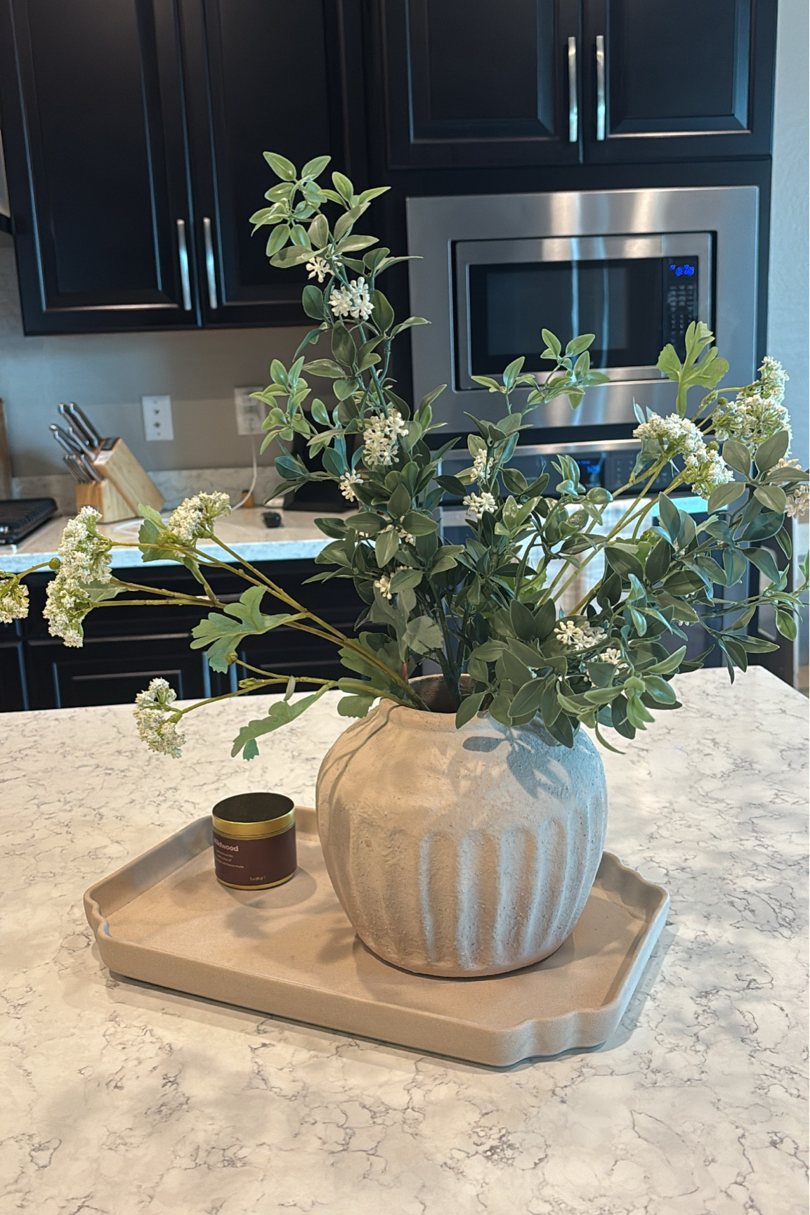 Target — hearth & hand floral stems + ceramic vase & tray!✨ 

#targetfinds #targethome #targethearthandhand #magnolia #spring #springflorals #kitchenrefresh #floralvase #vase #targethomefinds #ceramictray #ceramicvase #artificialflorals #magnoliastems #hearthandhand #floralstems #springstems #cer

#LTKFamily #LTKFindsUnder50 #LTKHome
