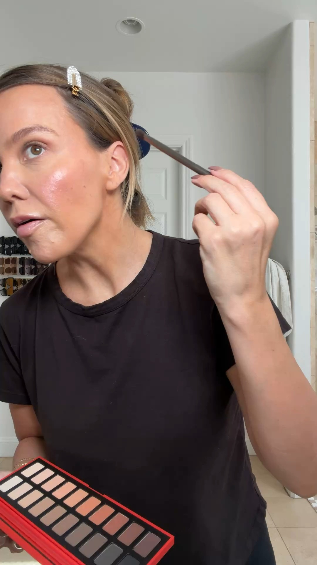 I always love trying new makeup products and all of these are so good! 

Dior Velvet Veil Primer

Westman Atelier Foundation - shades T1 and M4

One size color corrector stain sticks - shades baby pink and ultra pink 

YSL blushes - shades 23 and 44
 Marc Jacobs concealer - shade 210O 

Nars blush - shade love deep

Dolce&Gabbana blush - shade blissful mauve

One size setting spray - powder melt 

Rare beauty eyebrow gel - shade cool brown 

Hung Vanngo eye palette - shade timeless taupe 

Chanel eyeshadow liner - shade 04

KJH Mascara - shade black 

KJH lip crayon - shade enigma 

Gucci lipstick - shade elsa hazel 

M.ph lip gloss - shade pretty please

One size setting spray - Cocoa glow

Beauty, makeup, makeup routine, beauty must haves, mature makeup, makeup finds, new makeup

#LTKBeauty