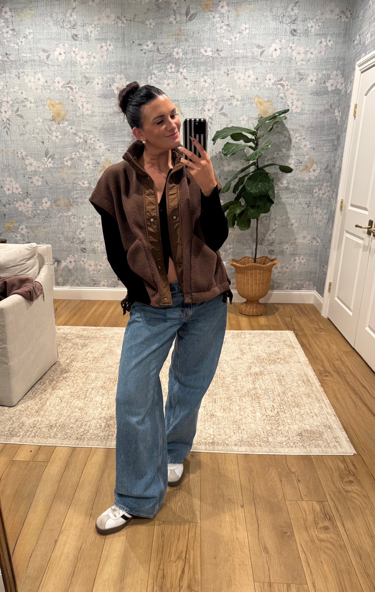 Movie night fit. Baggy jeans so the crotch don’t go numb is a must 

#LTKFindsUnder100 #LTKgrwm #LTKootd