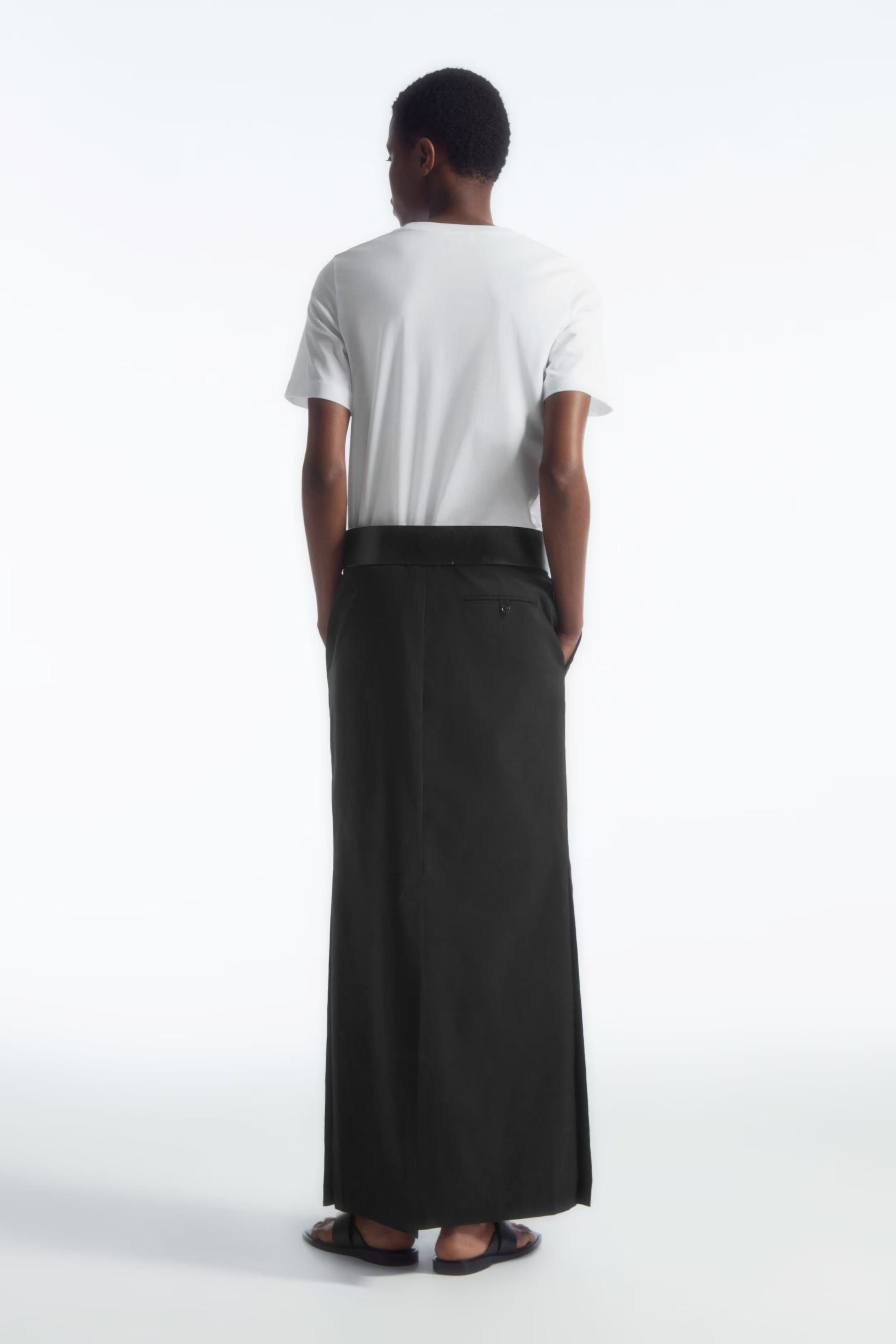 LOT DE TROIS T-SHIRTS REGULAR 24/7 - NOIR / BLANC / RAYÉ | COS (EU)