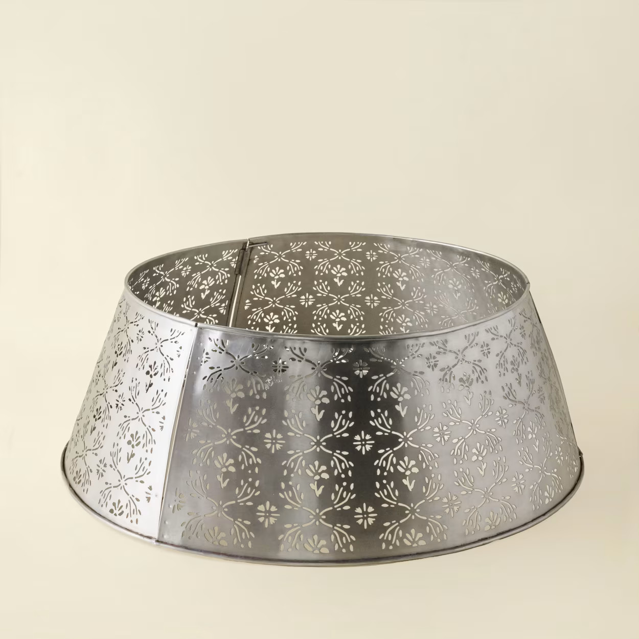 Antique Silver Finish Tree Collar | Magnolia