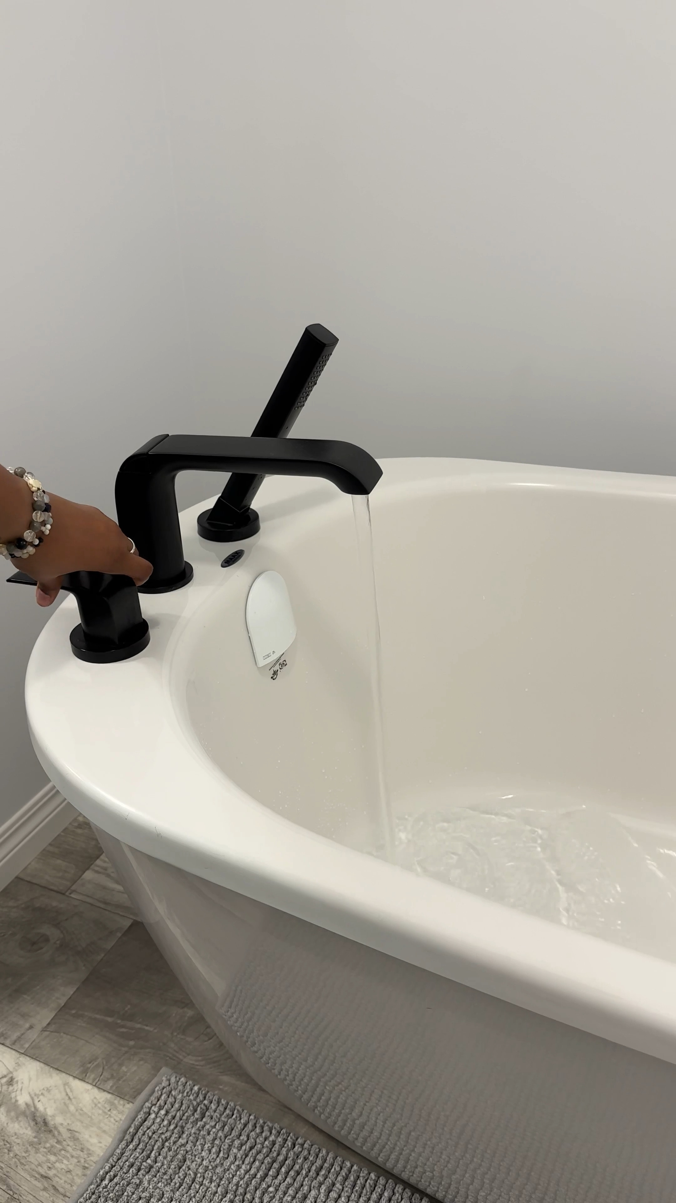 Run a relaxing bath with me 🫧😌

#LTKbeauty #LTKcanada #LTKhome