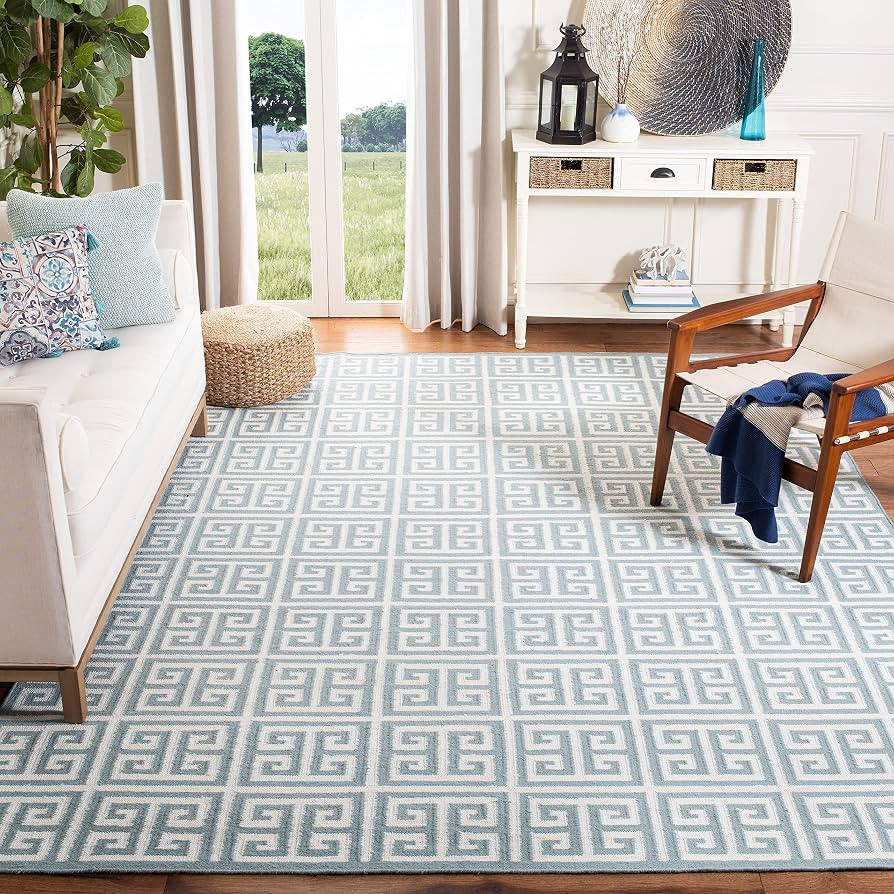 SAFAVIEH Dhurries Collection 8' x 10' Blue/Ivory DHU626A Handmade Flatweave Premium Wool & Banana... | Amazon (US)