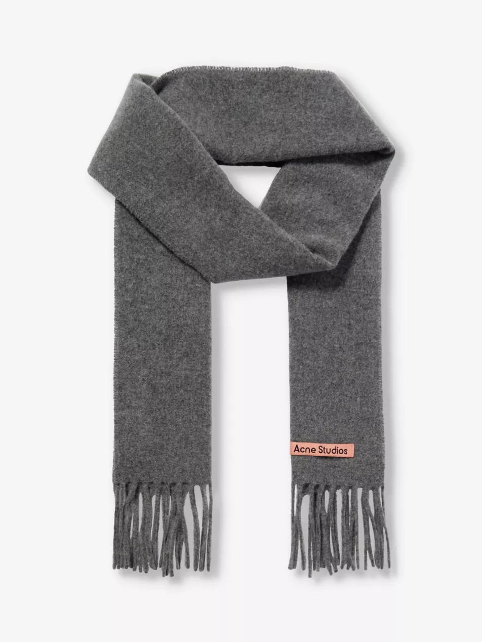 Canada logo-patch wool scarf | Selfridges