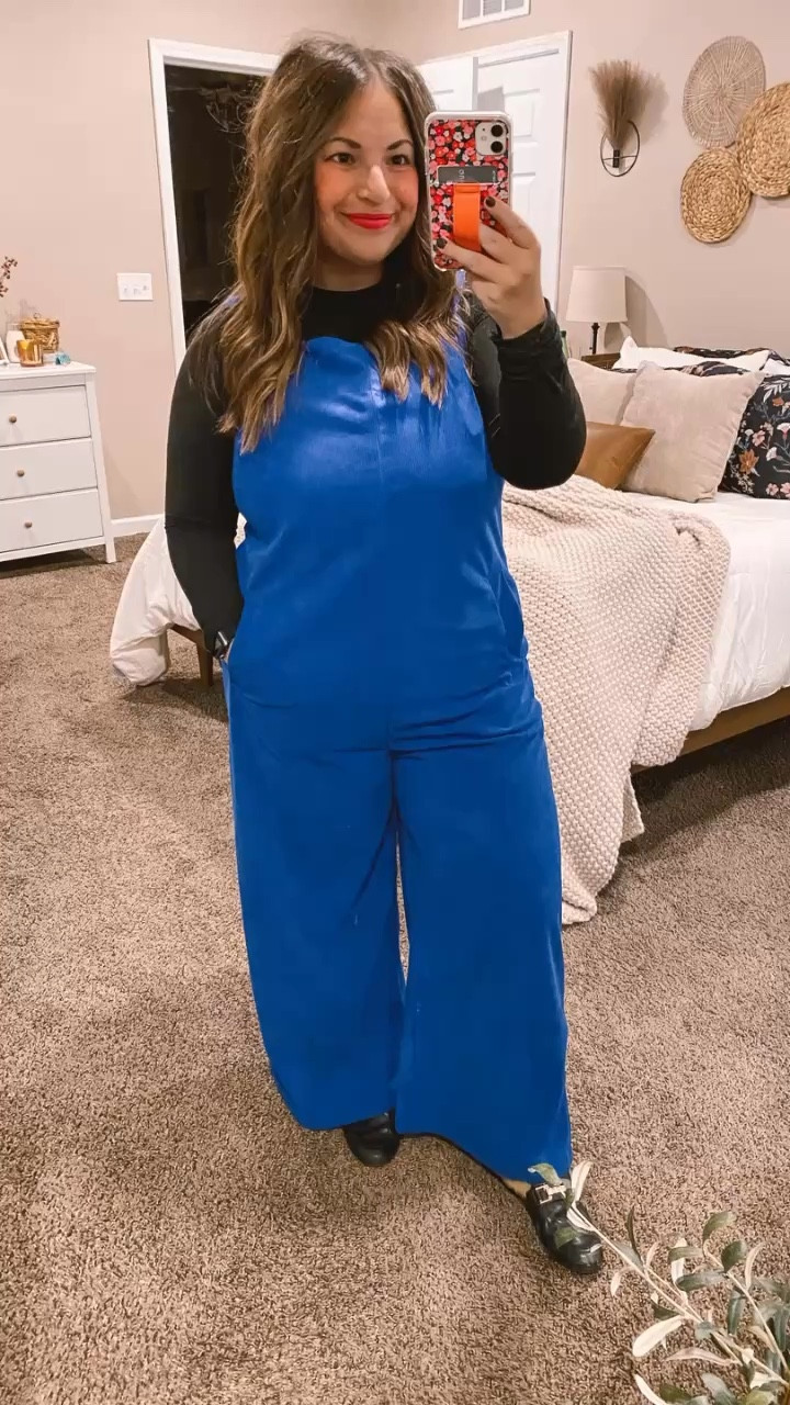 mules: super old, but linking similar ones below!
long sleeve: fits true to size // wearing a medium
overalls: fit true to size // wearing a large

#LTKGiftGuide #LTKHoliday #LTKStyleTip