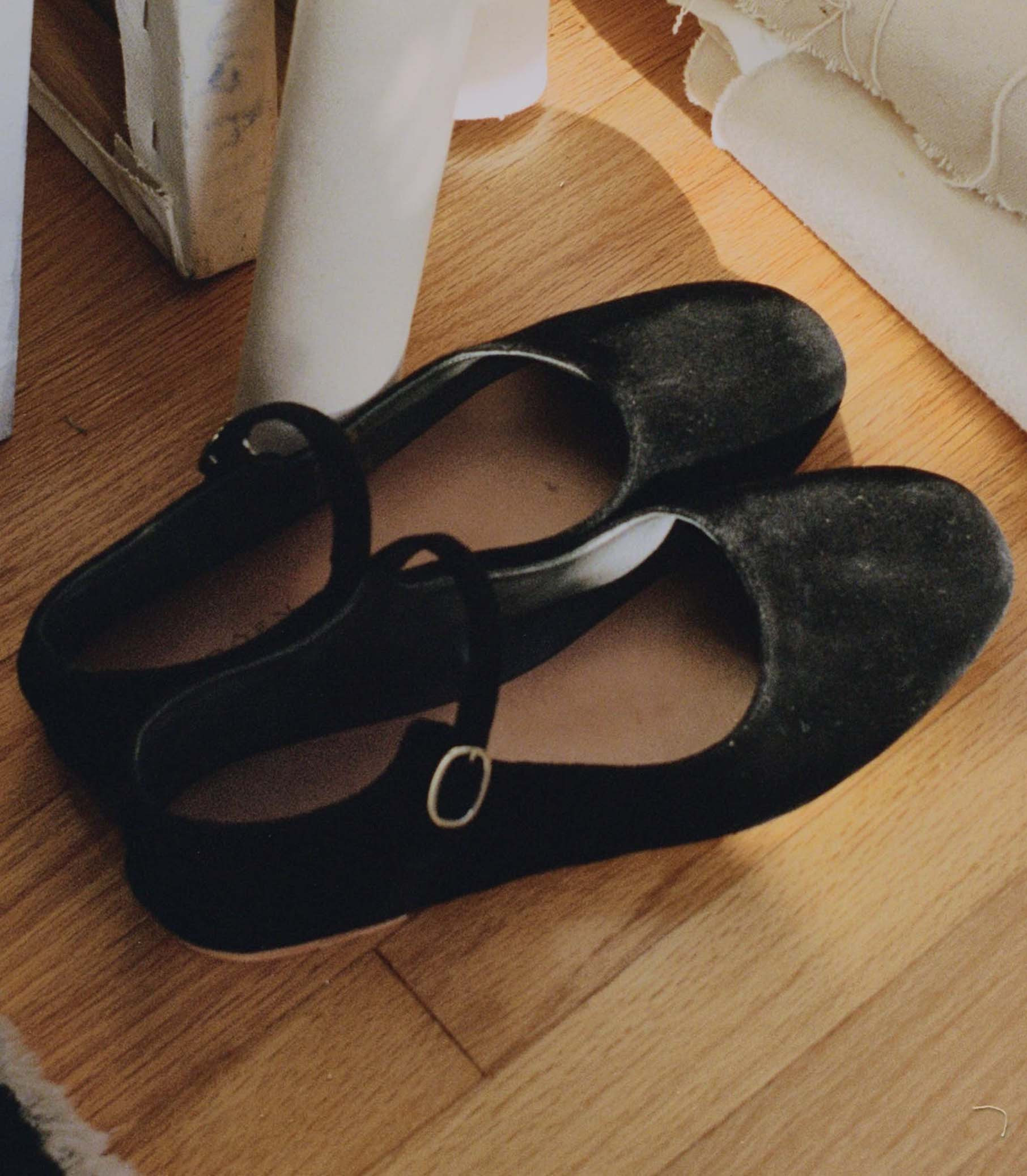 Mary Jane Slipper - Black | DÔEN | DOEN