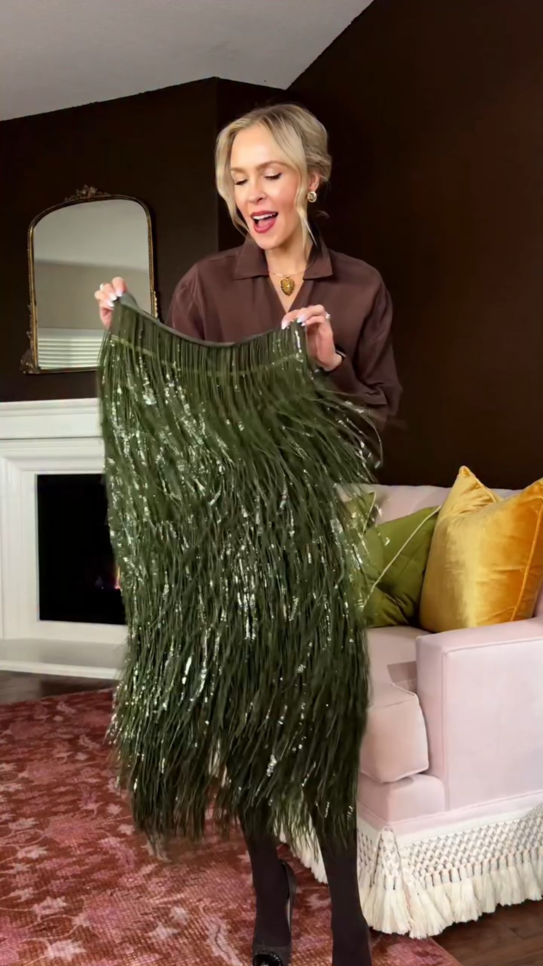 1, 2 or 3? The ultimate party skirt has entered the building. Comment skirt for all the outfit details and a few more favorite sequin fringed finds. 

 
https://liketk.it/5yzpA