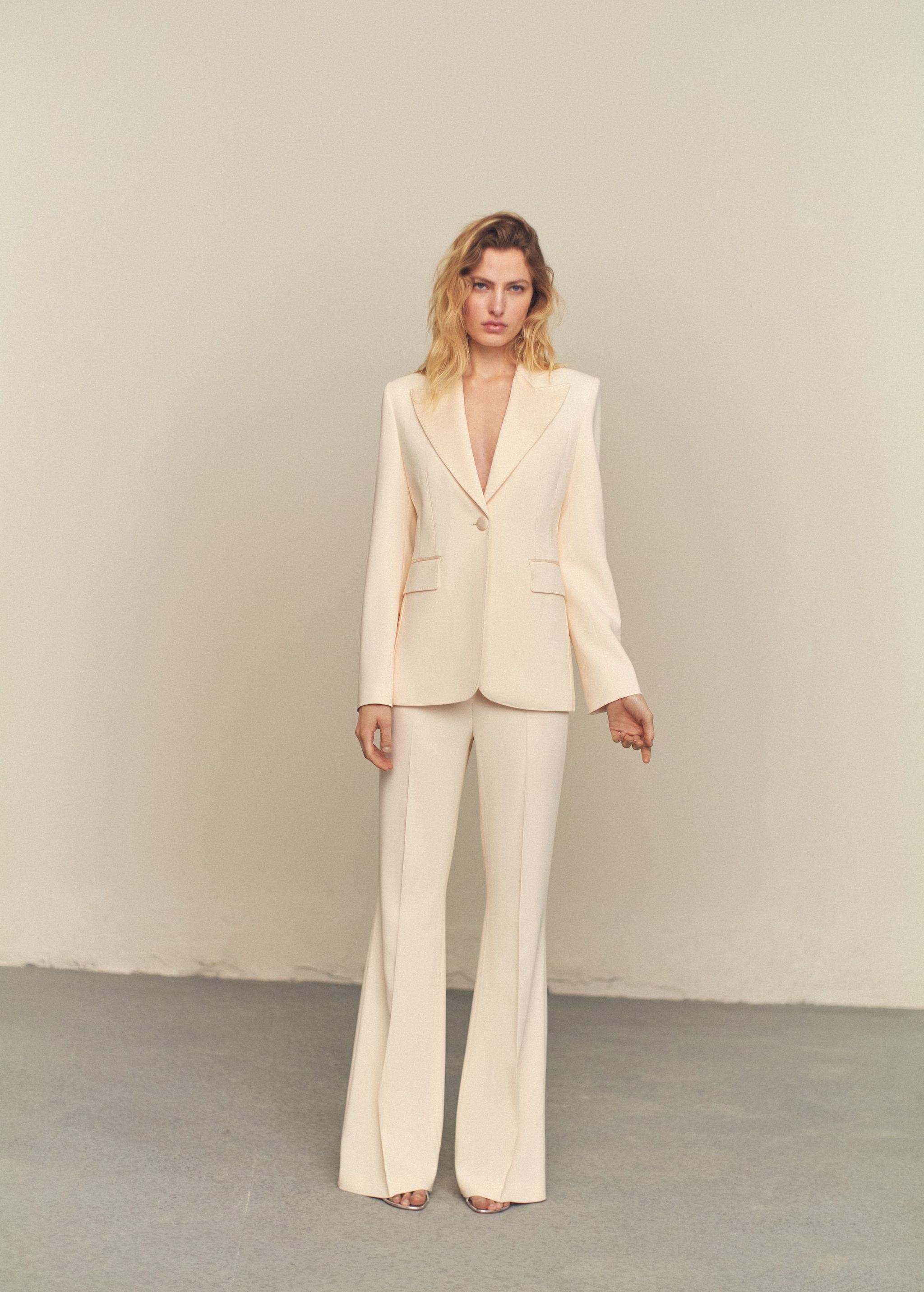 Structured blazer with satin lapels - Woman | MANGO USA | MANGO (US)