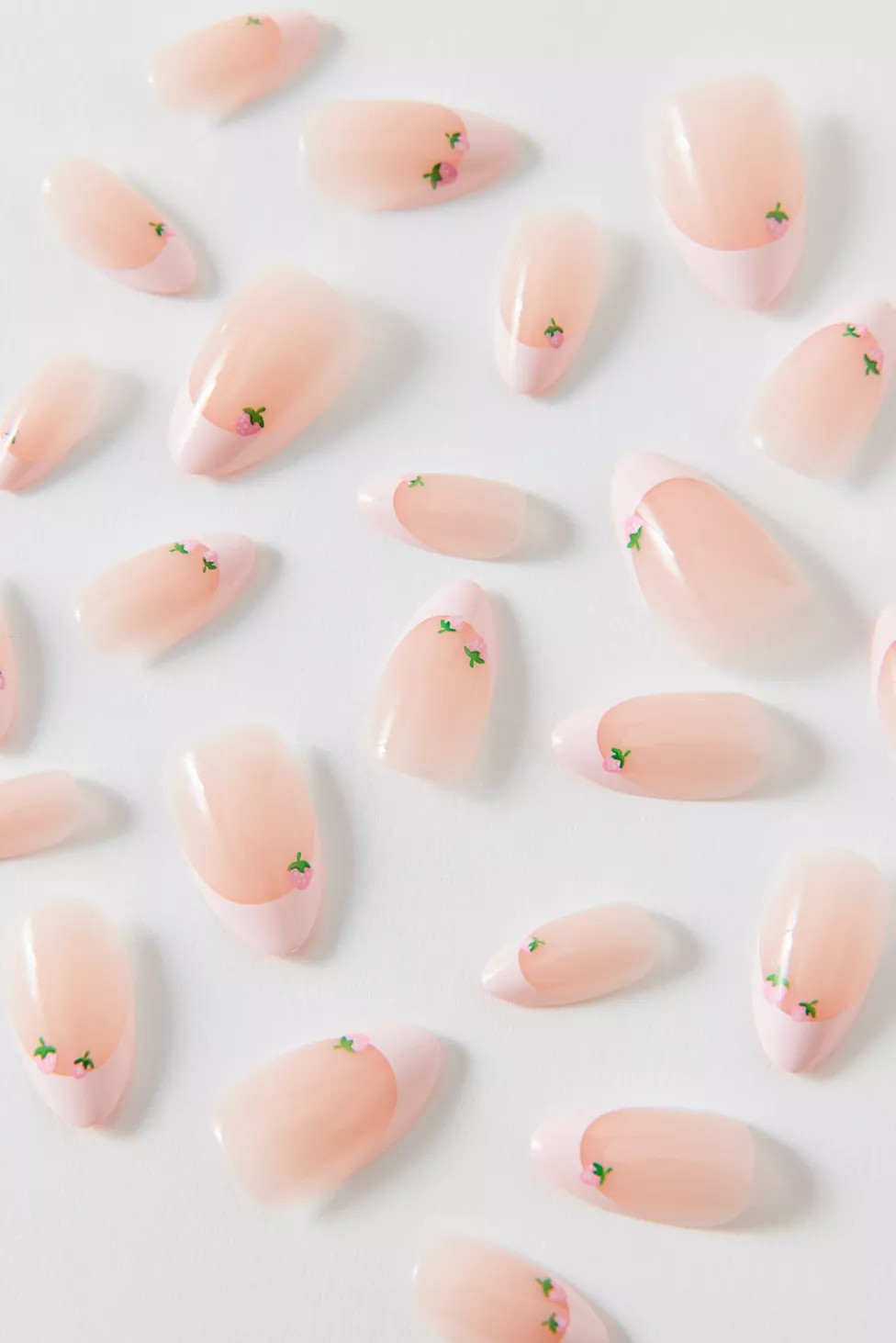 Celebritips Press-On Faux Nail Set | Urban Outfitters (US and RoW)