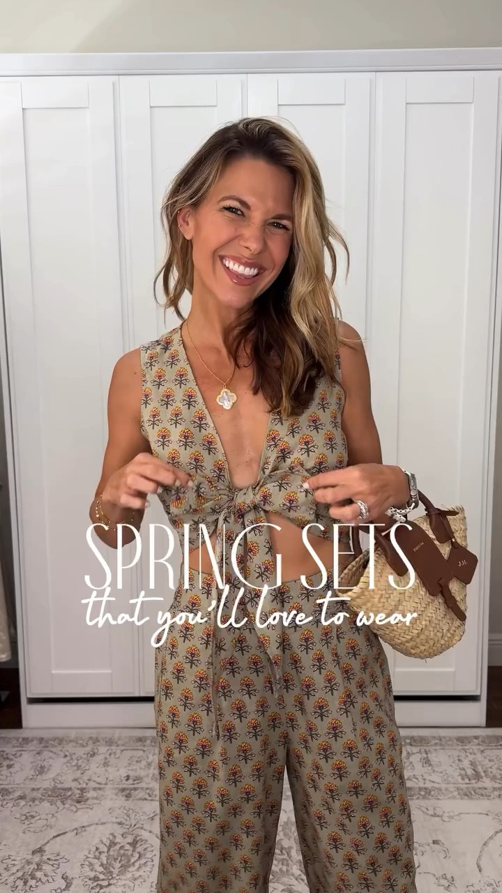 C0mment SETS to shop these beautiful spring sets that so easily make you look gorgeously put together - some are on major sale and right now too

#springsets #springoutfit #summerset