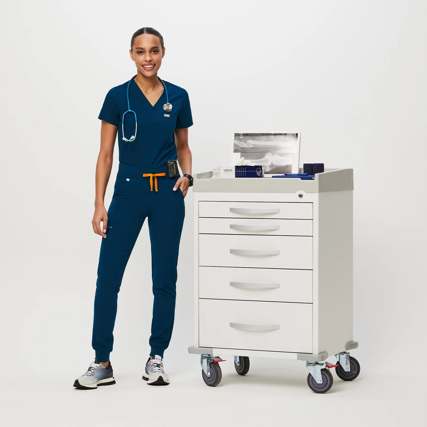 Women's Zamora Jogger Scrub Pants™  - Deep Reef · FIGS | FIGS