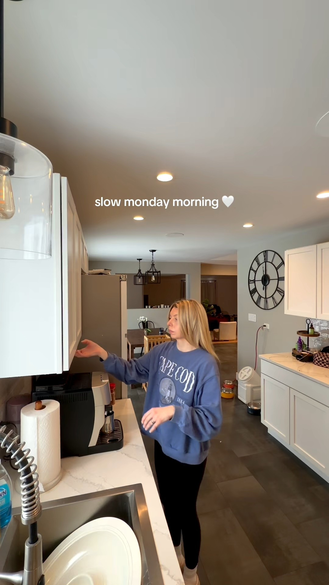 Slow mornings, simple breakfasts, and resetting the kitchen before the chaos 🤍
Trying to romanticize the everyday again #lifewithatoddler #morningroutine 