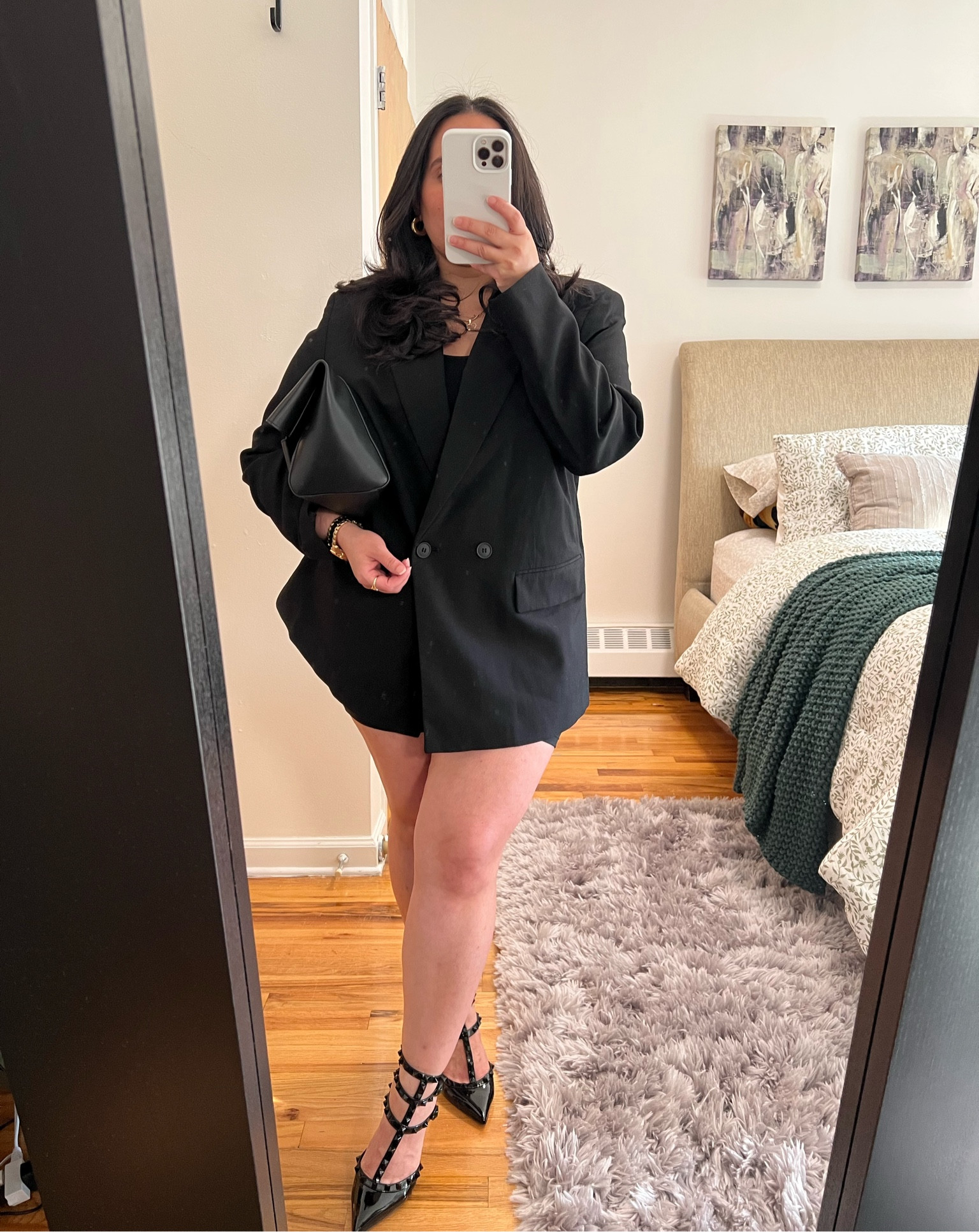 Zara Black Blazer 2753/132 
Banana Republic Clutch (Sold-out)

#LTKStyleTip #LTKFindsUnder100 

#LTKMidsize