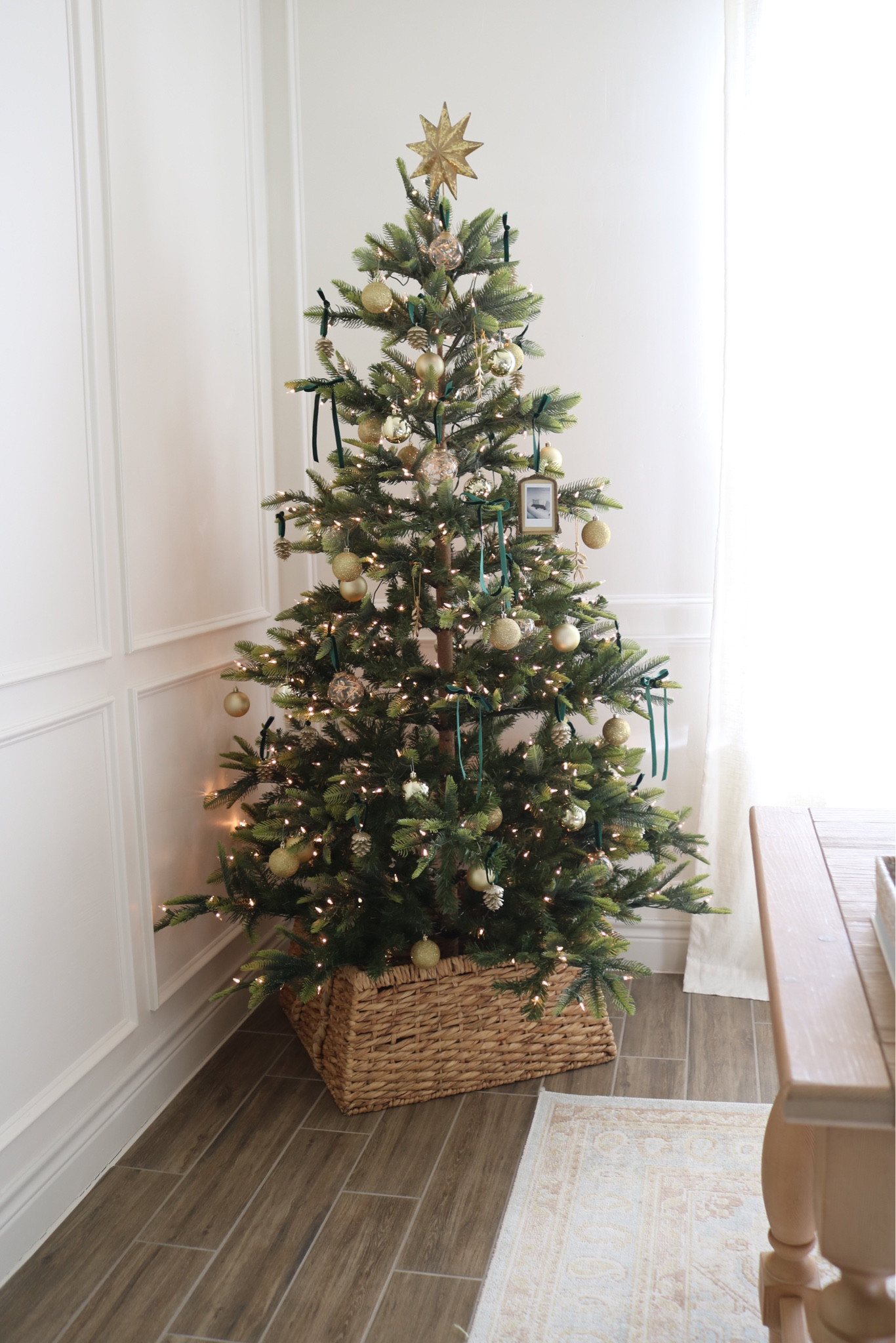 Amazon 6.5ft Christmas tree under $200!! 

#LTKSeasonal #LTKhome #LTKHoliday