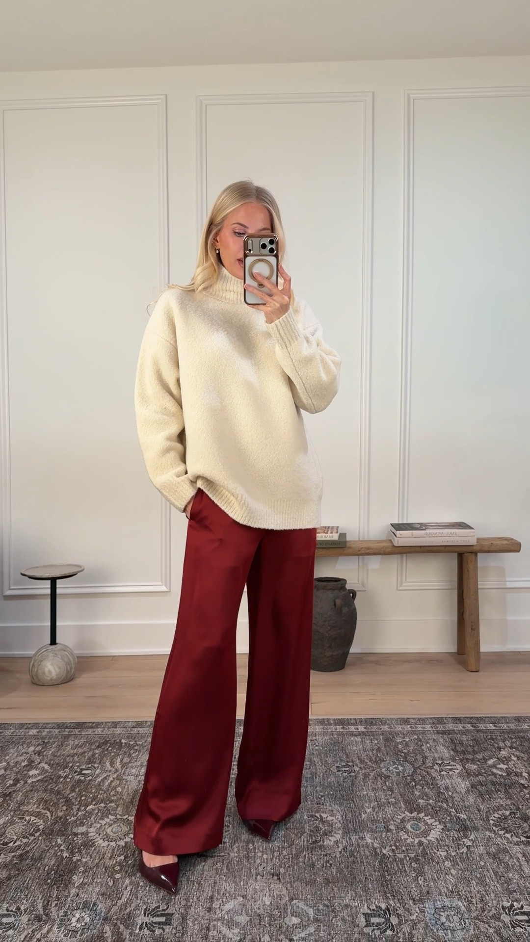 Wearing a medium in sweater (light birch), small in pants (cordovan), shoes are tts! #kathleenpost

Christmas Day outfit, holiday look, holiday event outfit, Christmas brunch, satin pants outfit



#LTKootd #LTKHoliday #LTKSeasonal