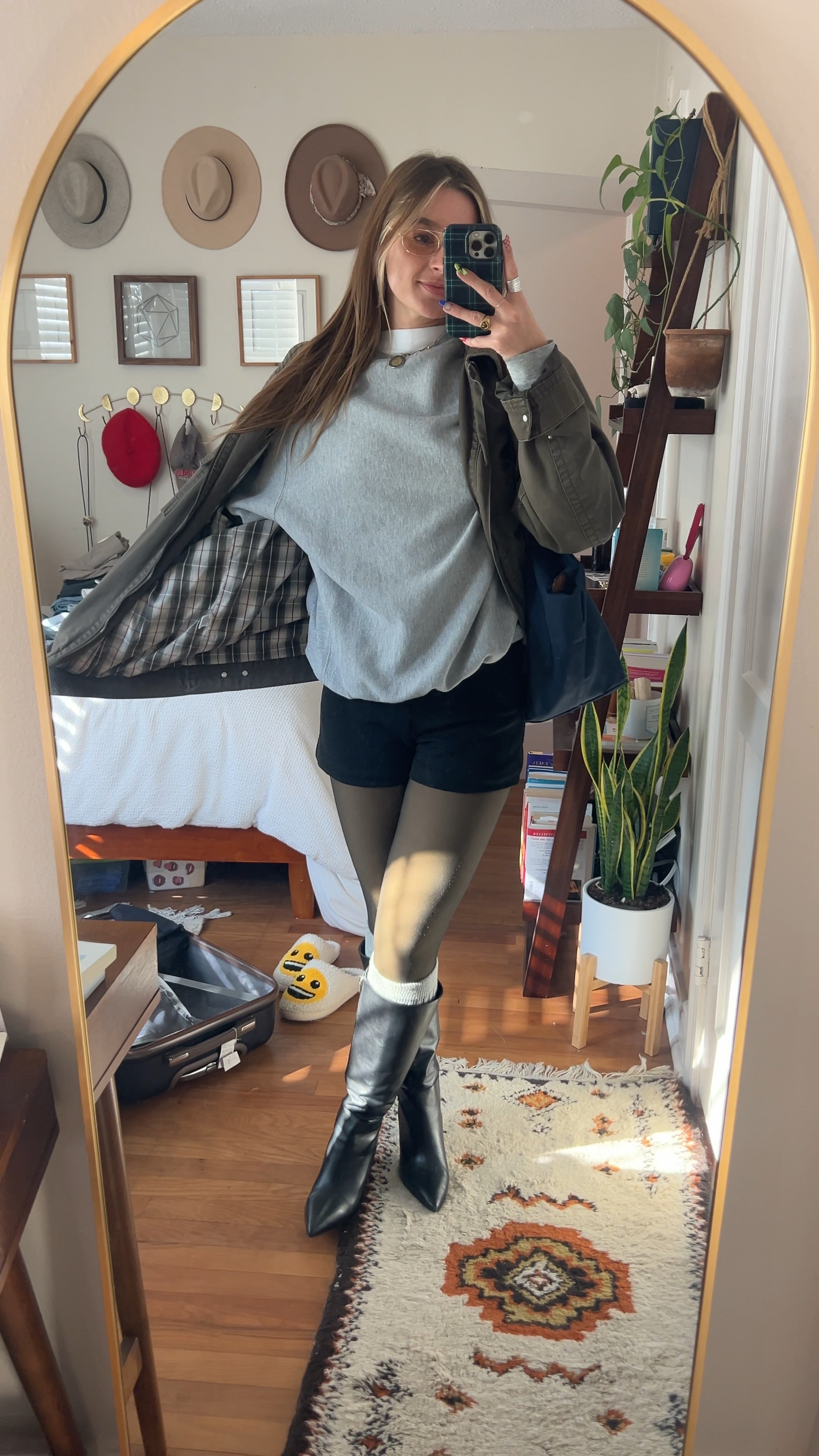 Staying warm but keeping it cute 

#LTKShoeCrush #LTKWorkwear #LTKStyleTip