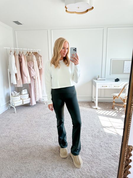 Cozy athleisure look for fall. I love this Spanx cropped sweatshirt and flare leggings. 

#LTKfitness #LTKSeasonal #LTKstyletip