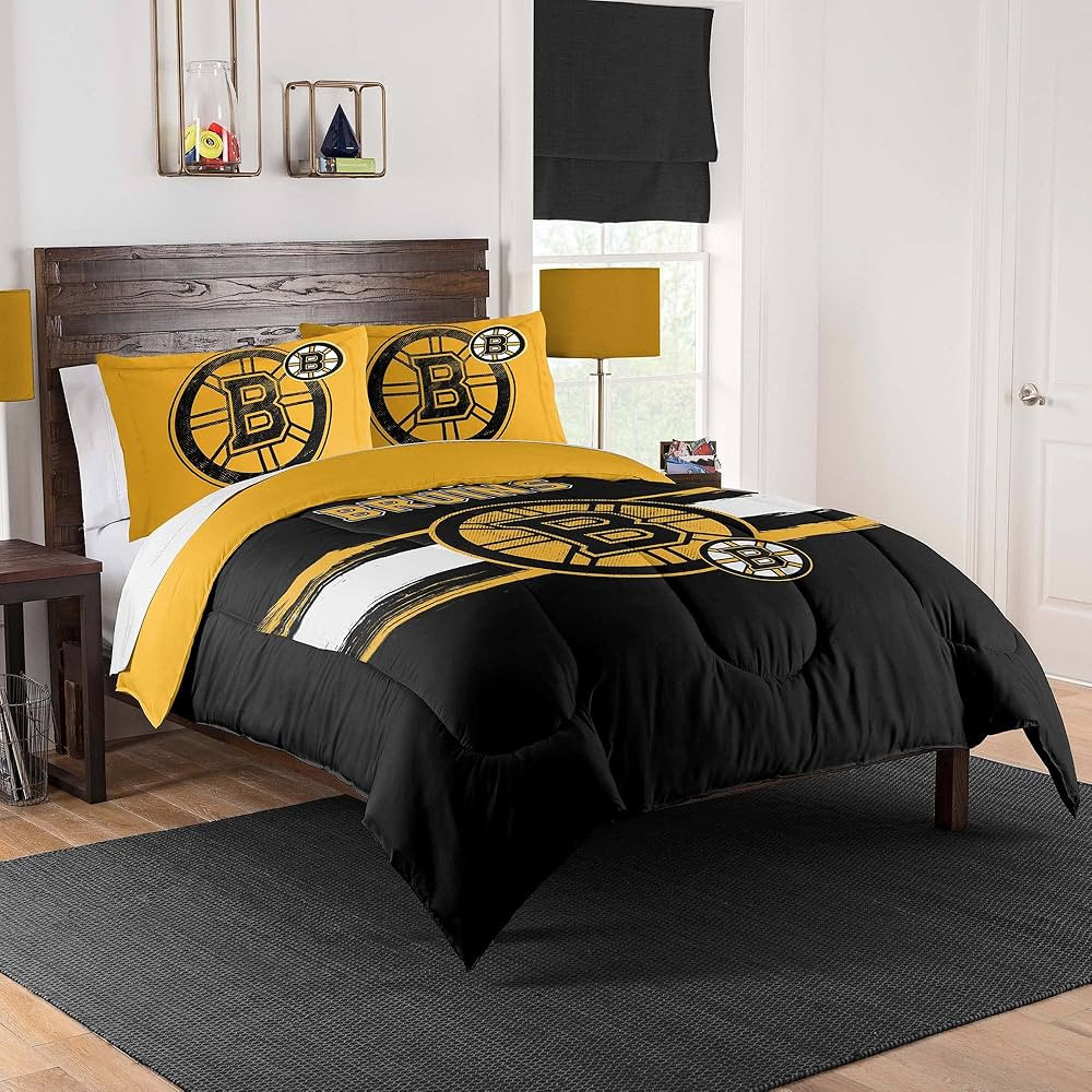 Northwest NHL Boston Bruins Comforter & Sham set Full/Queen | Amazon (US)