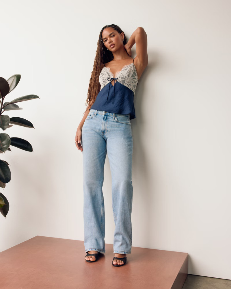 Curve Love Low Rise Baggy Jean | Abercrombie & Fitch (UK)