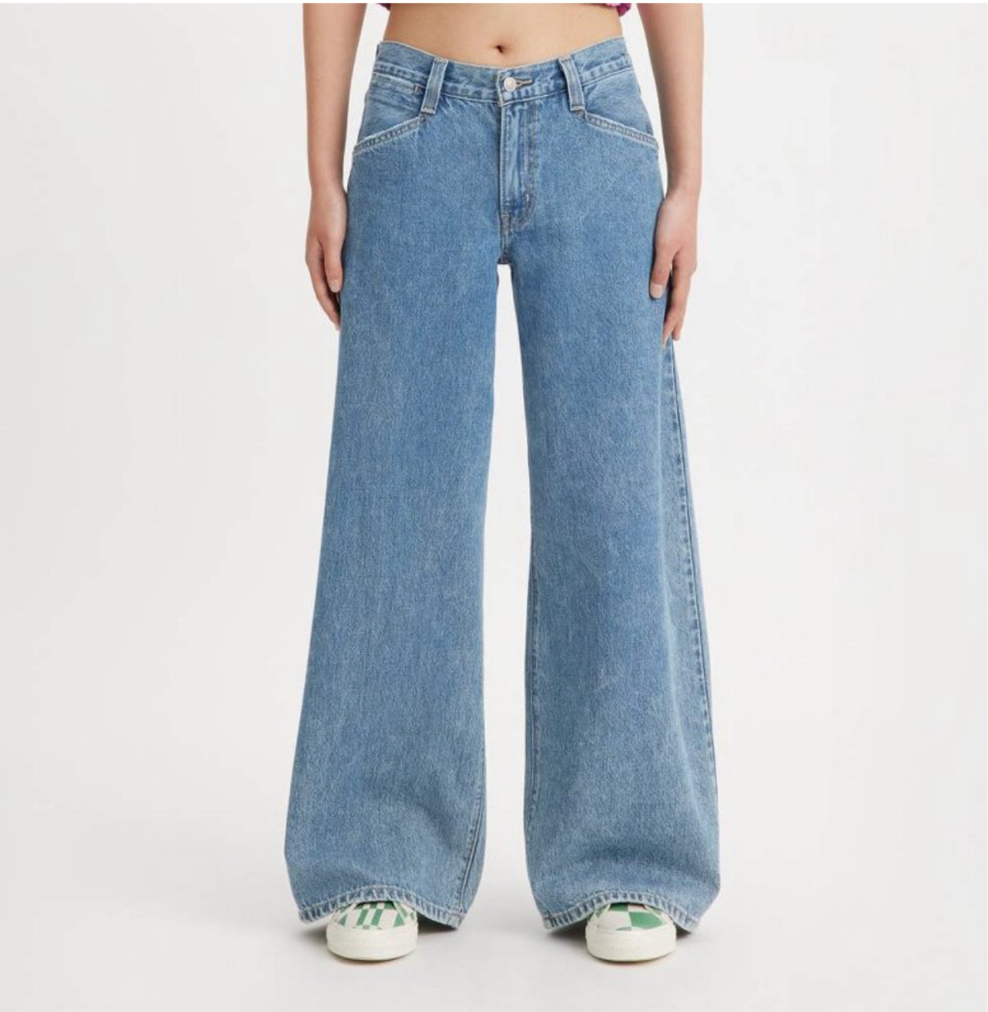 I love a a good baggy jean and this pair by Levi’s checks all the boxes. Currently on sale for $40!! Run don’t walk! 

Levi's Women's Mid-Rise '94 Baggy Wide Leg Jeans 



#LTKstyletip #LTKfindsunder50 #LTKsalealert