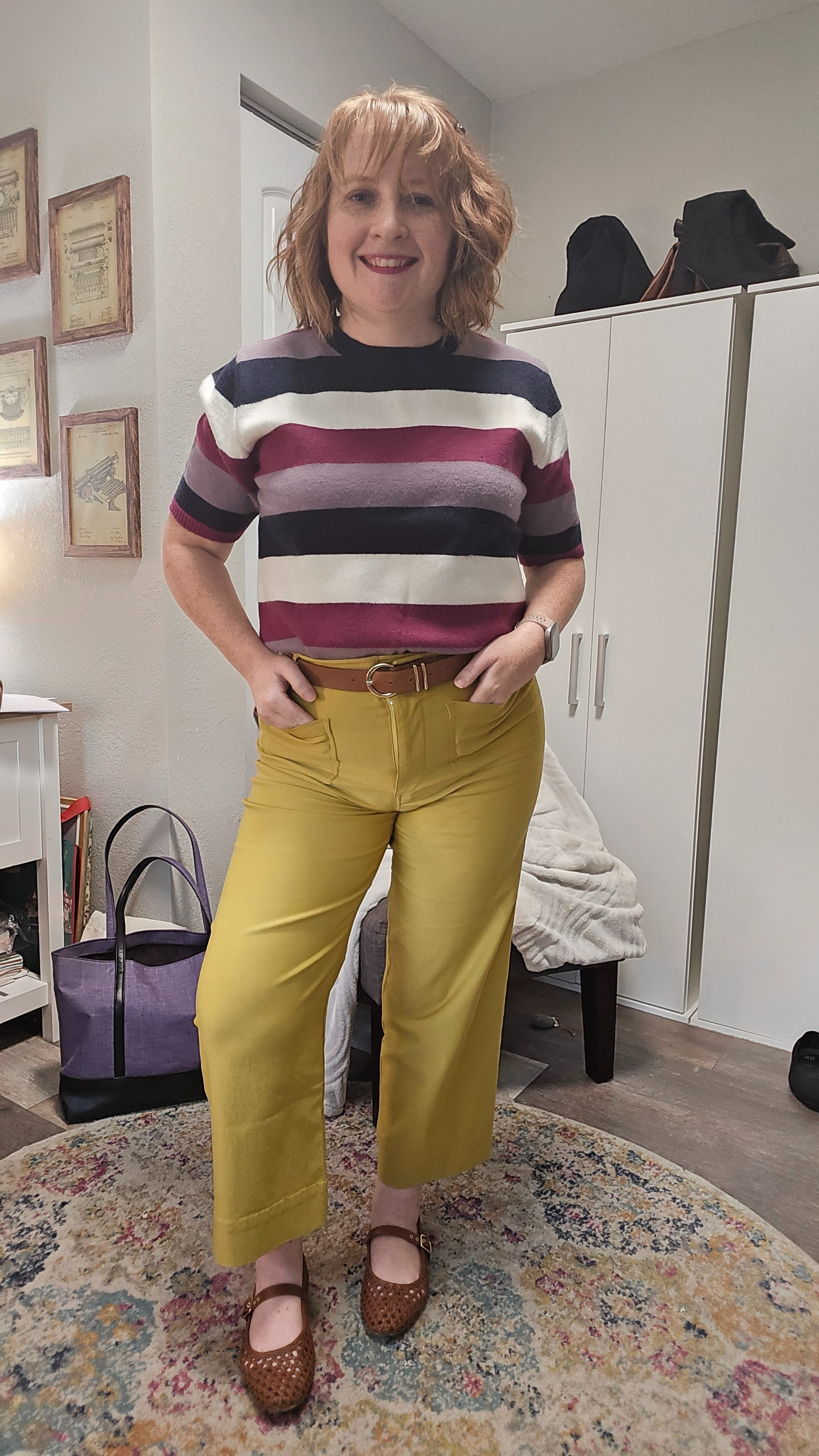 Love love love these cropped pants! Be aware that I'm only 5'2" and these are *not* petite sizing, so they fit me like ankle-length, which is what I was going for. If you're taller, they'll be cropped. 

 #LTKootd #LTKPetite #LTKWorkwear