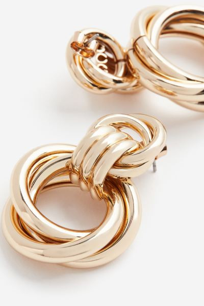 Chunky earrings | H&M (UK, MY, IN, SG, PH, TW, HK)