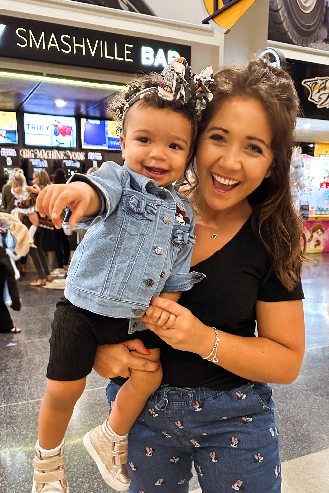 We ♥️ Minnie Mouse! Of course we had to wear our best pal to Disney on Ice! Also the perfect joggers now that temps are starting to “drop” in Florida.. aka not scorching!

#LTKSeasonal #LTKkids #LTKfamily