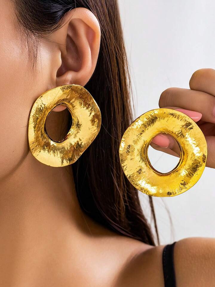 1 Pair Vintage Fashion Style Asymmetrical Hollow Metal Circular Earrings, Elegant Jewelry Accessory For Women | SHEIN