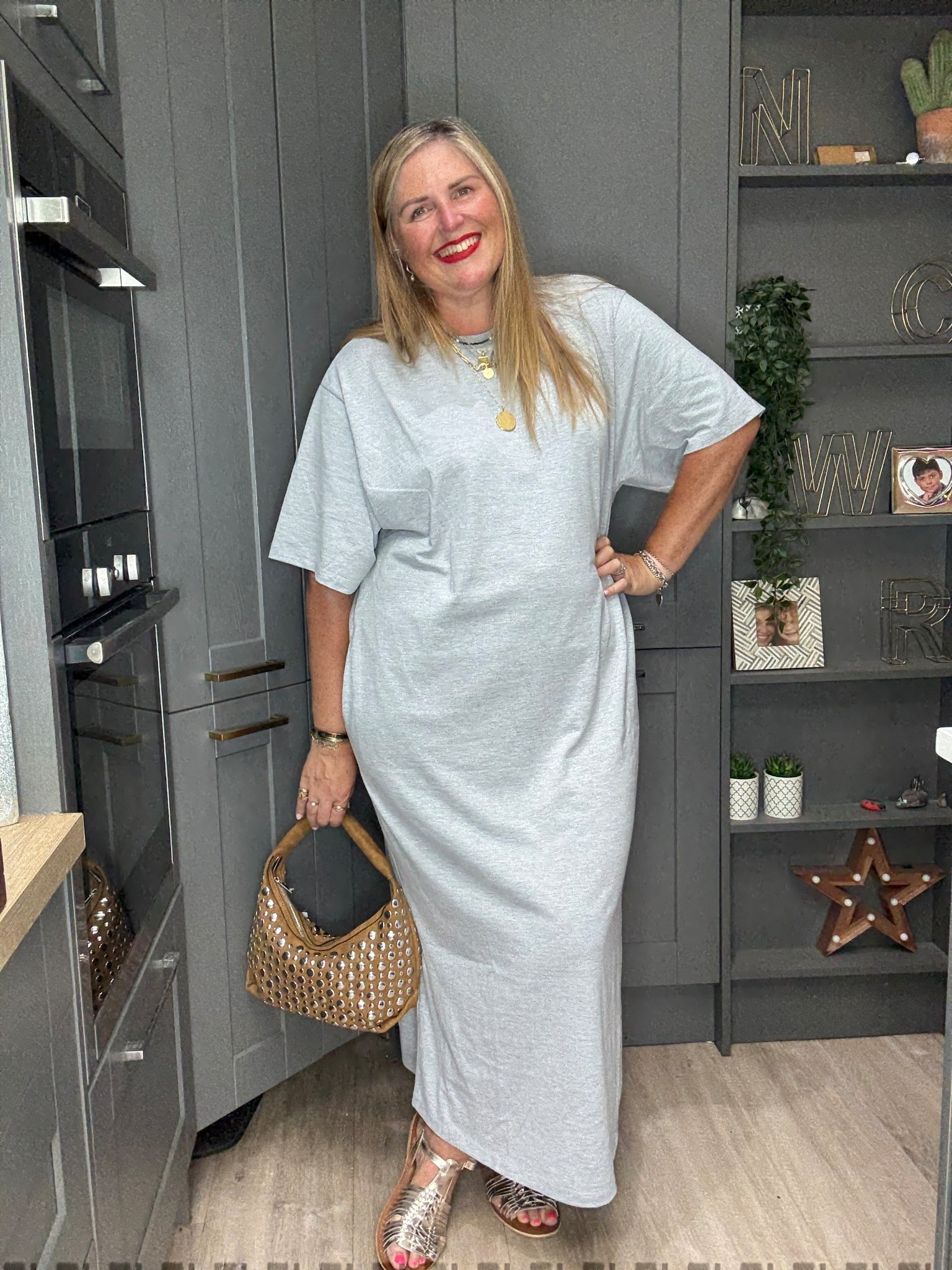 Grey tshirt dress, tan studded bag, gold sandals 

#LTKplussize #LTKcurves #LTKsummer