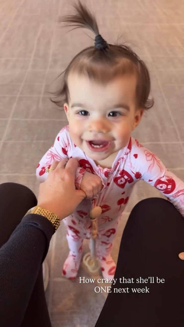 Sissy’s Valentines pjs are on major sale 💘

#LTKKids #LTKValentine #LTKBaby