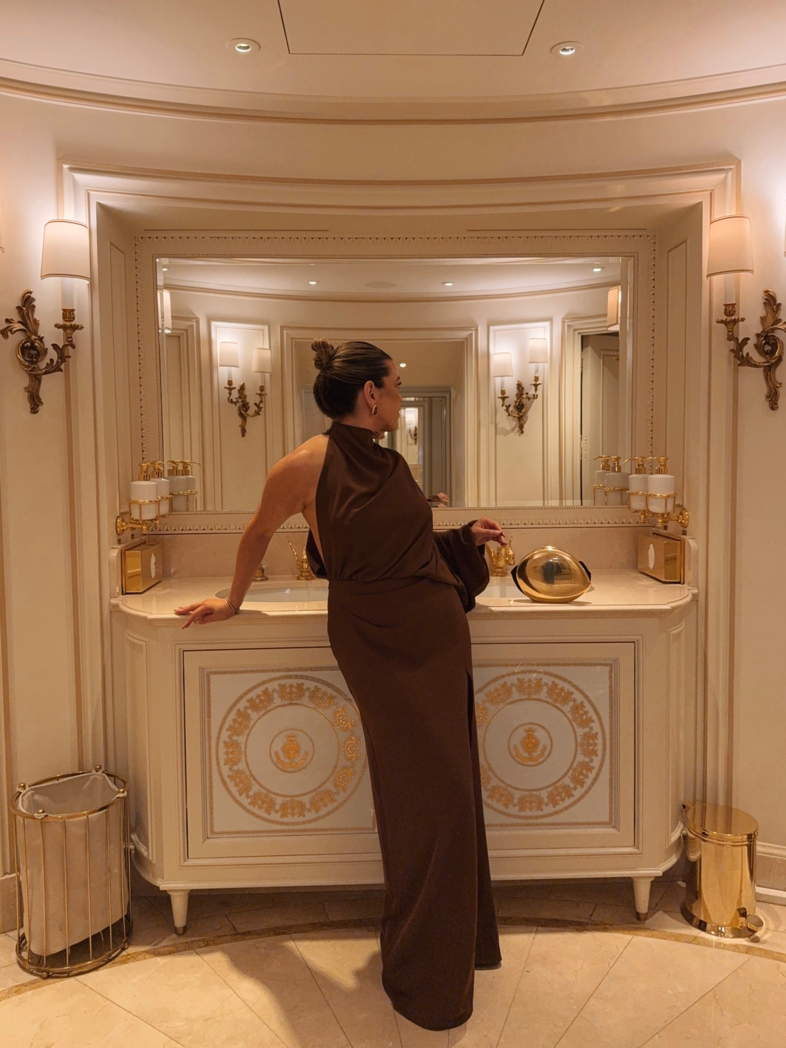 A night at the ritz 🍸💫🤎

#LTKSeasonal #LTKspring #LTKootd