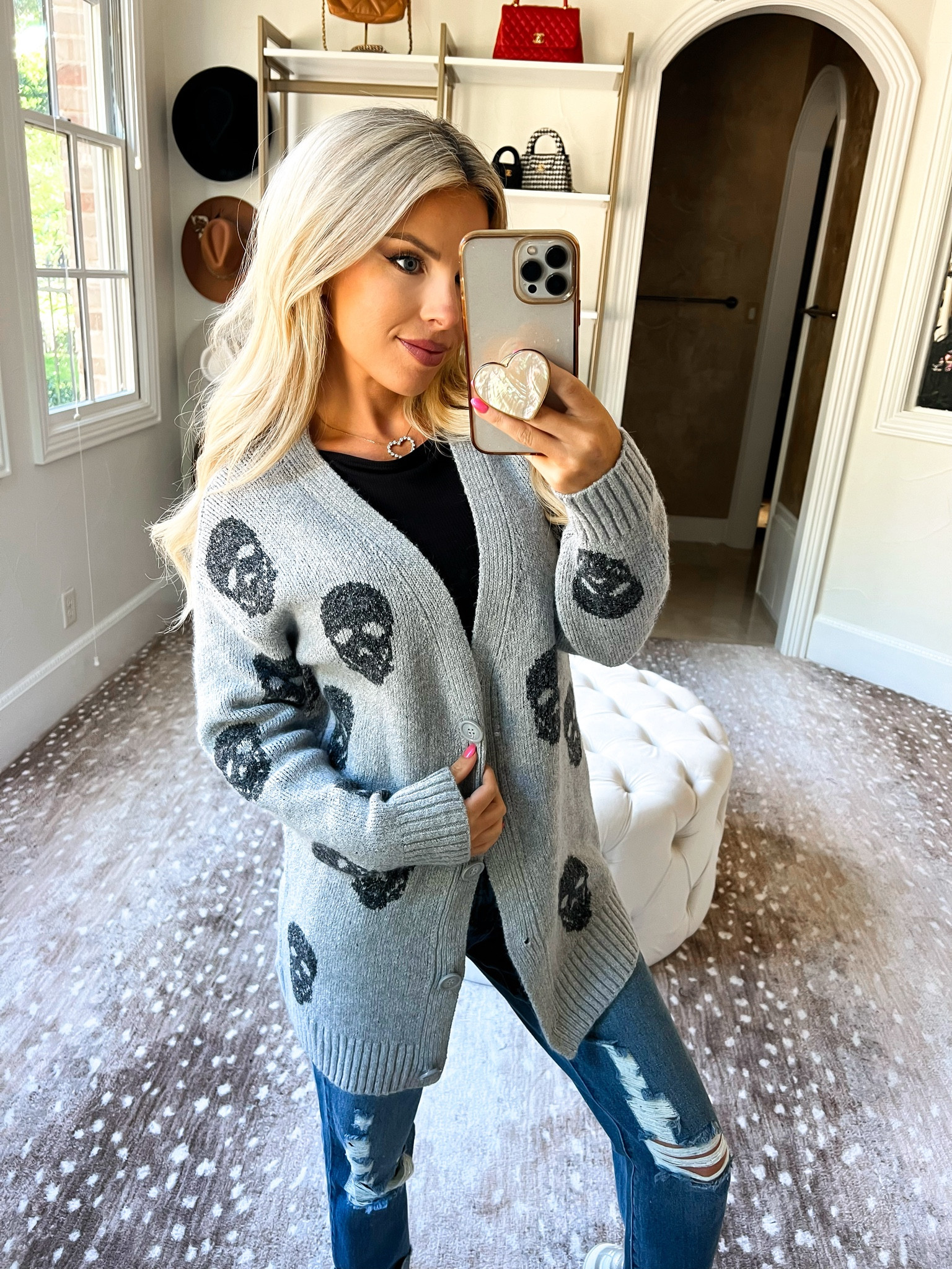 
Comfy casual Walmart haul!🍂🤎 #WalmartPartner New fall arrivals! Walmart has been my go-to for cute lounge sets with the stretchiest and softest material! Also found some cute sweaters and cardigans that can be dressed up or down! 





#walmartfashion
@walmart
@shop.ltk 
#liketkit 

#LTKFindsUnder50 #LTKStyleTip