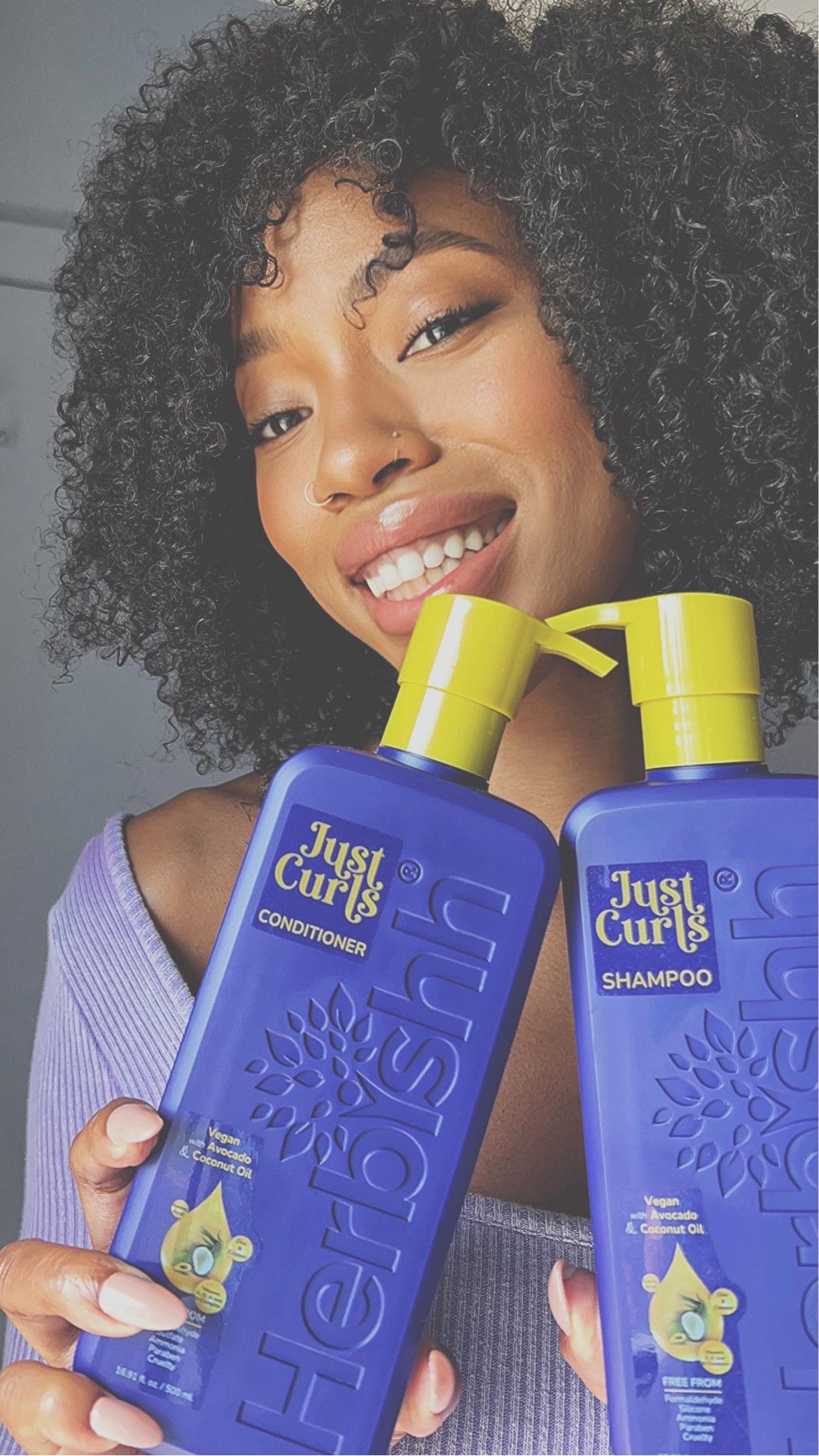 Wash day made easier with @herbishh.haircare 🤗 Use code 20CURLKEESE at checkout 💜💜💜 

#curlyhaircare #curlyhaircommunity #kinkycurls #herbishhhaircare #herbishh