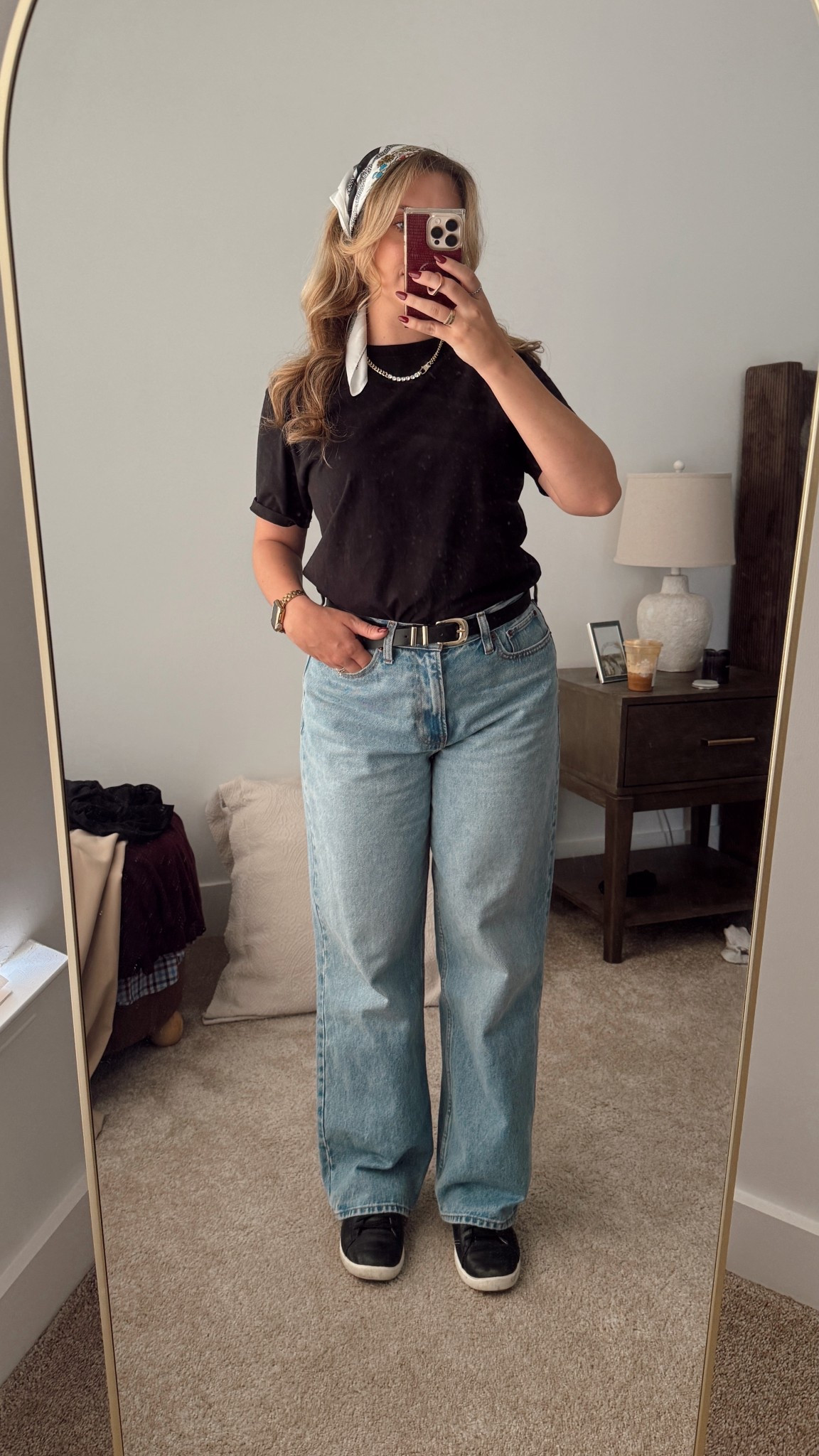 I neeeeeed these Mid Rise Slouchy Jeans in a dark wash! My favorite perfectly baggy jean that still shows off my shape 👖

#LTKStyleTip #LTKMidsize #LTKFindsUnder100