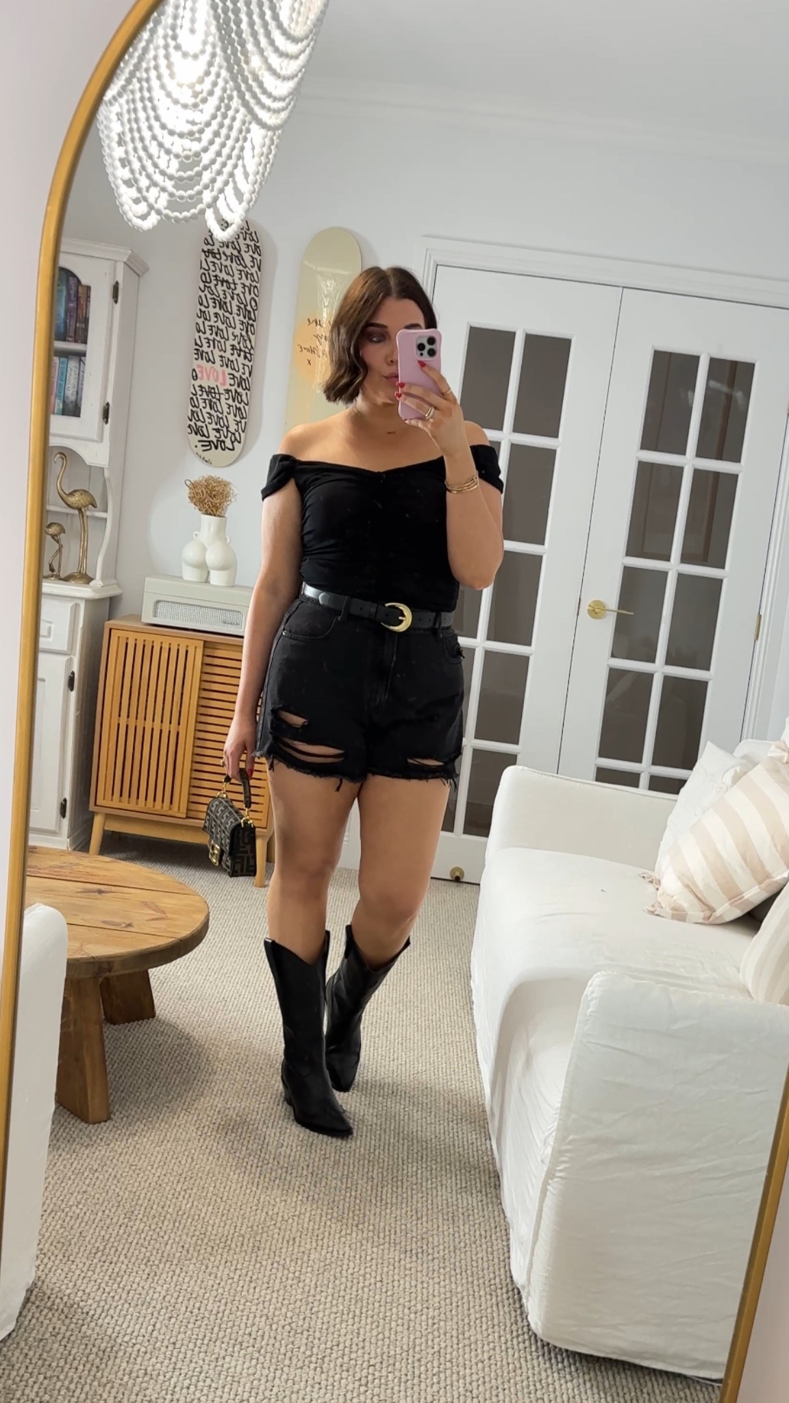 Top is super stretchy so you could size down x