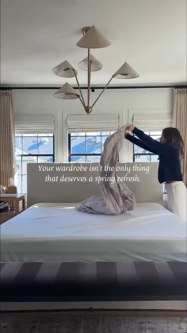 I got these linen sheets in stripe a few months back & love them so much I wanted a second set. A few sets of sheets allow me to be more efficient because I always have a clean set ready to go on without waiting hours on laundry with an unmade bed. Which we know I don’t do well with! I usually make all our beds first thing in the morning. I just don’t feel like my day is truly off to a good start without it.

This quilt is the perfect layering piece in the cooler months or to use on its own when it warms up. It comes in so many colors! I have a similar one from the same brand on Emmett’s bed, too. Everything is from @onequince & is linked here! @shop.ltk #quincepartner #liketkit