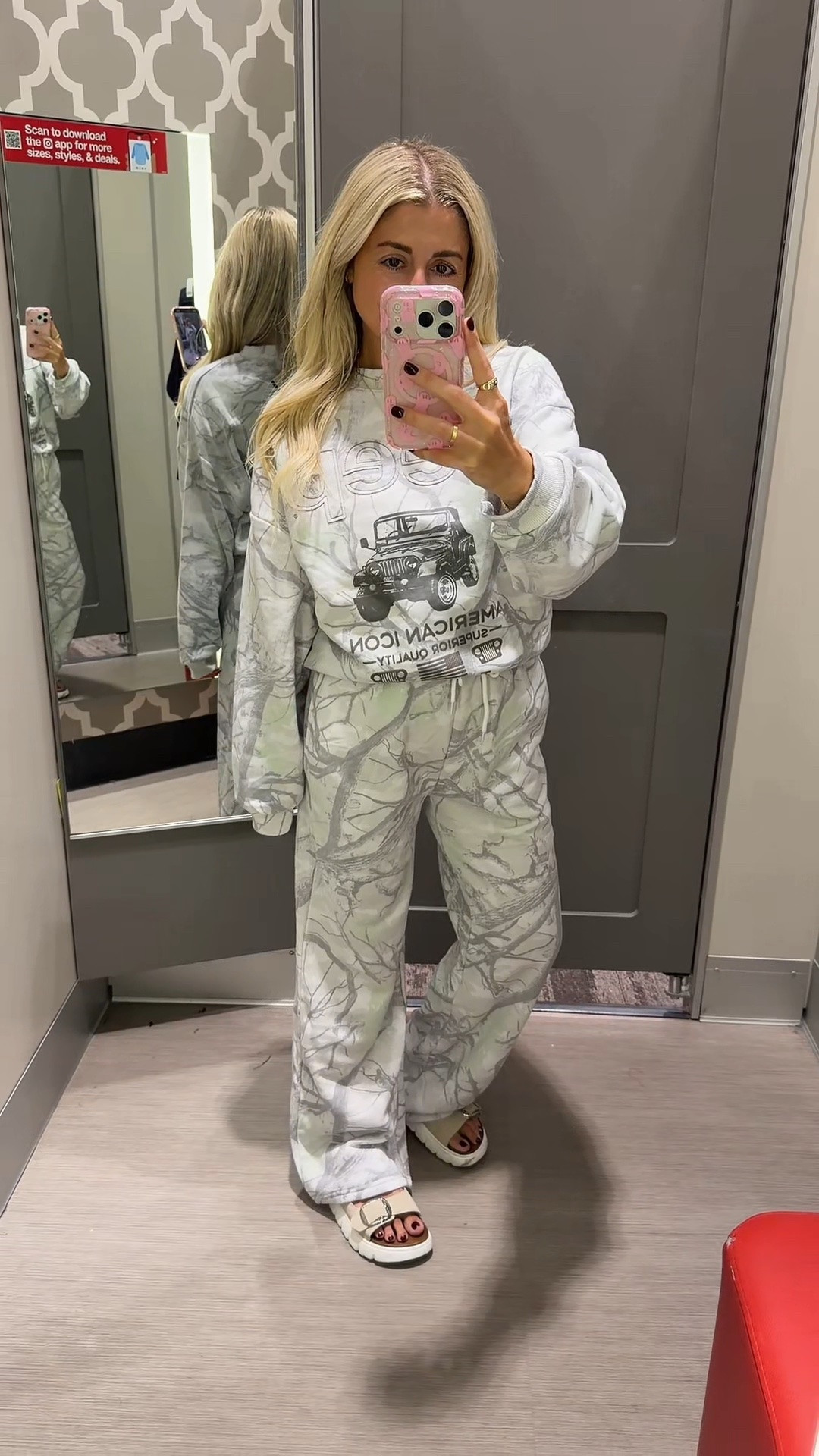 New camo jeep matching set✨
Size small
Sandals tts
Fall outfit
