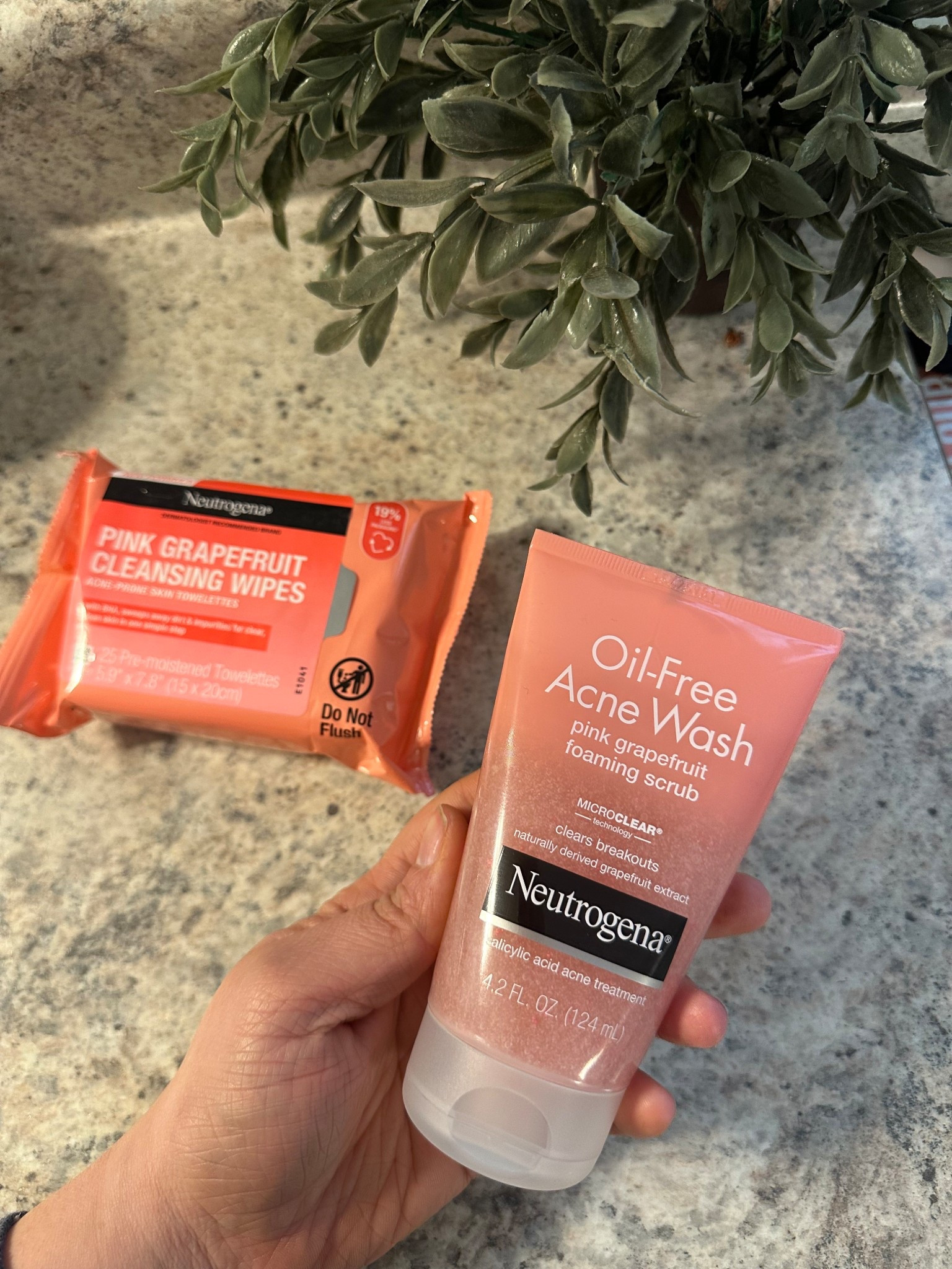 Perfect combo for acne ✨🧴 neutrogena wipes are strong, but do what they are supposed to do! Bye bye pimples 👋🏽 

#LTKgrwm #LTKBaby #LTKActive