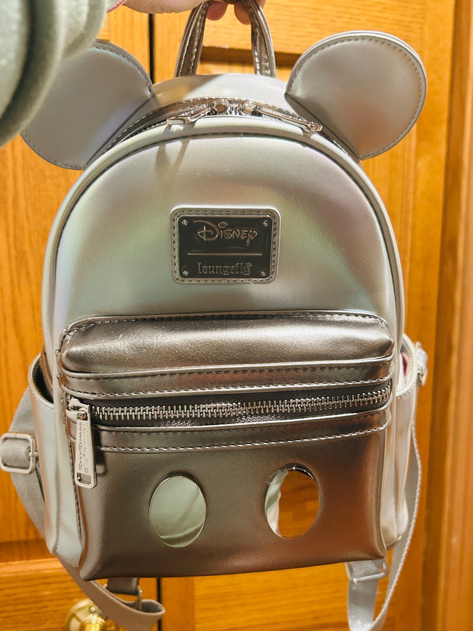 Disney 100 love! 😍

#LTKFindsUnder100 #LTKItBag #LTKOver40