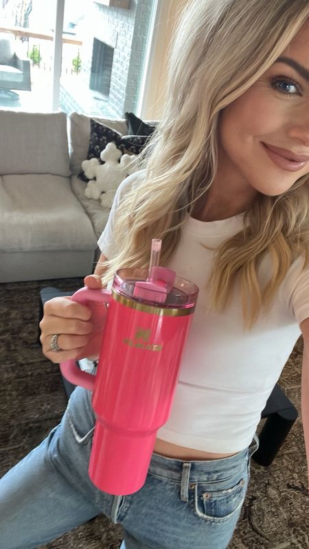 AMAZON DUPE ALERT 🙌🏻😍🩷
found an identical tumbler to this limited edition Stanley 
Only $25!

#LTKFindsUnder50 #LTKStyleTip #LTKHome