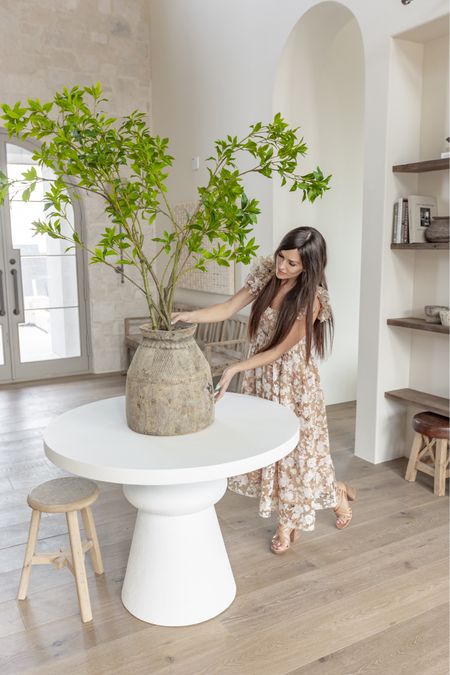 Sharing my new entry this week!!!! LOVE this table & oversized stems. 

#home #springdress #sandals #entry 

#LTKsalealert #LTKhome #LTKSeasonal