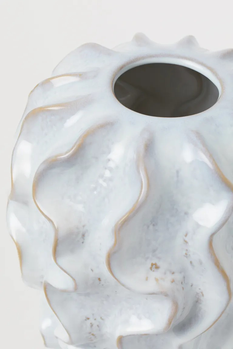 Stoneware vase | H&M (UK, MY, IN, SG, PH, TW, HK)
