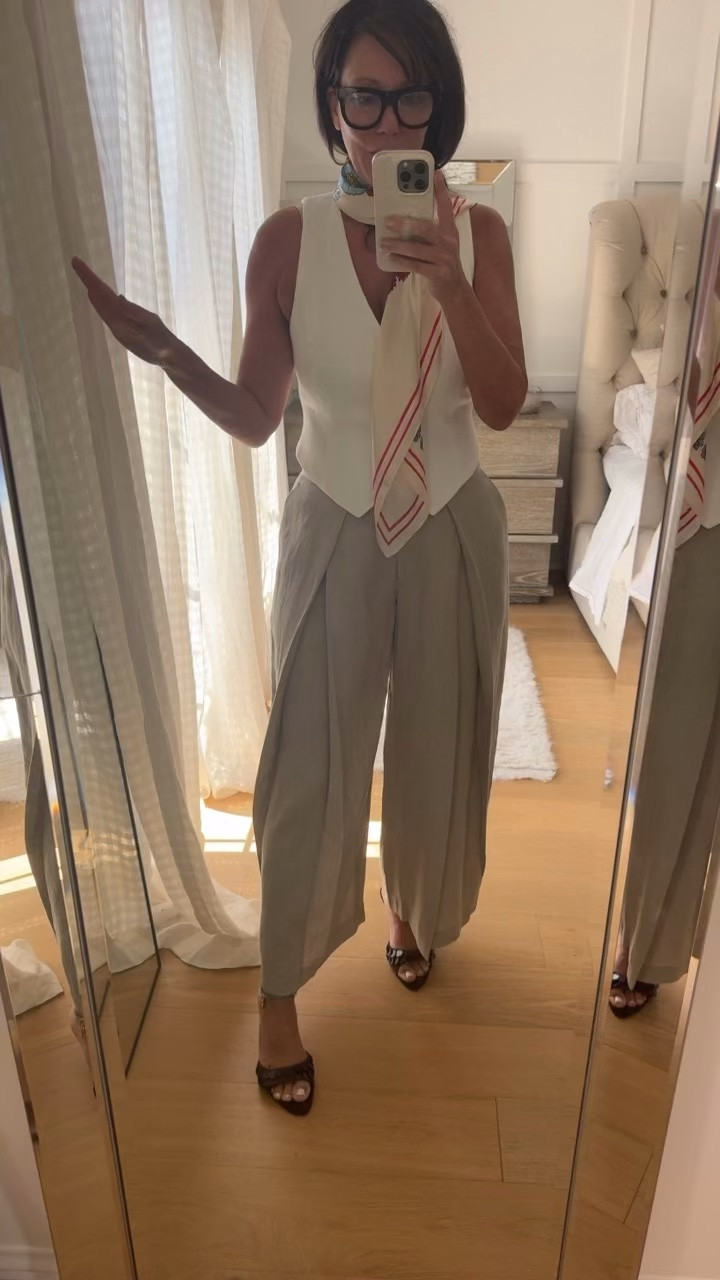 Obsessed with these! The quality is so good, the waistband is actually made like a man’s suit trousers❤️ exceptional quality guys! Buying the matching vest now linked below

#LTKTravel #LTKWorkwear #LTKOver40